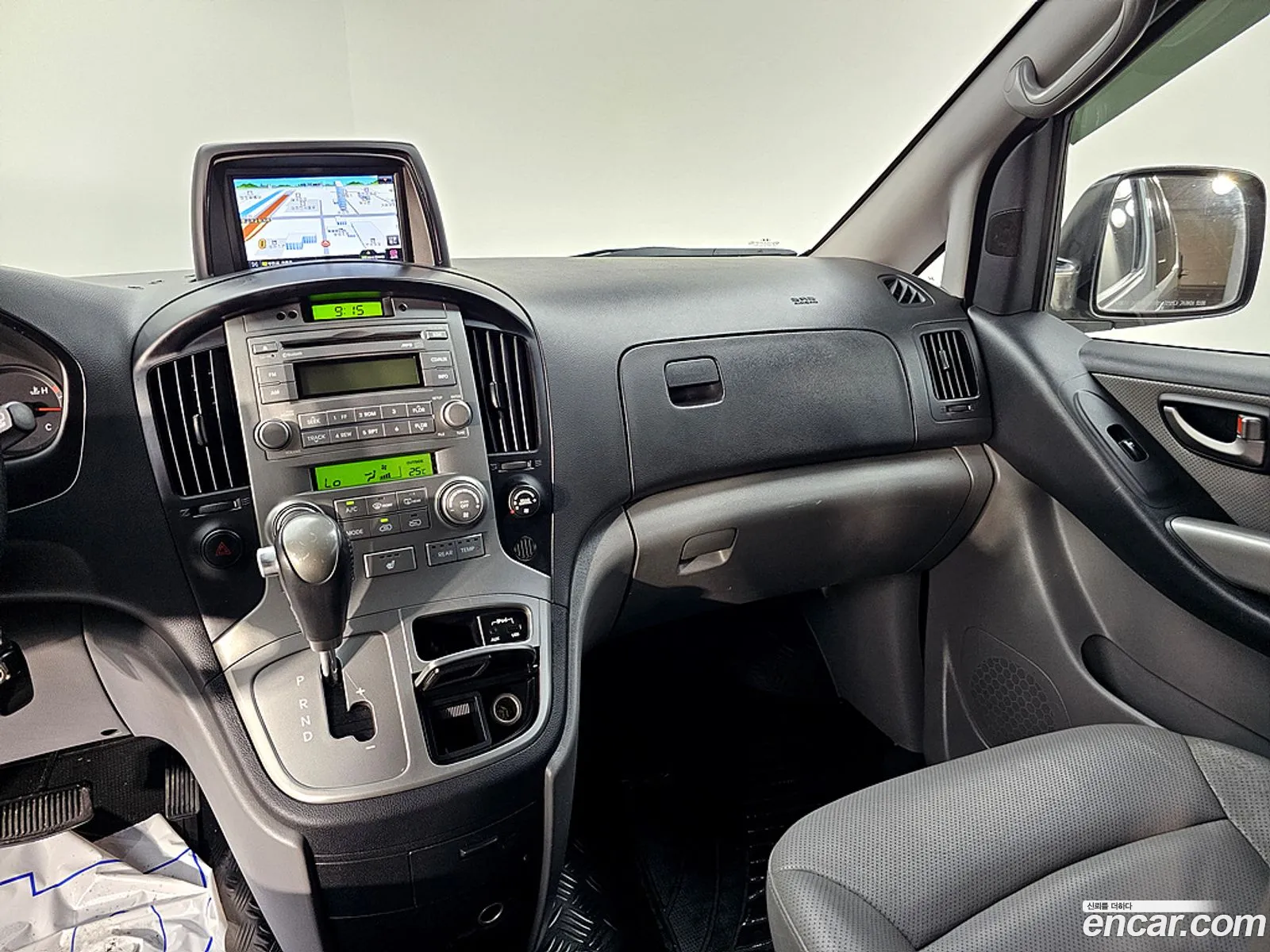 Hyundai Grand Starex 2012 — 14