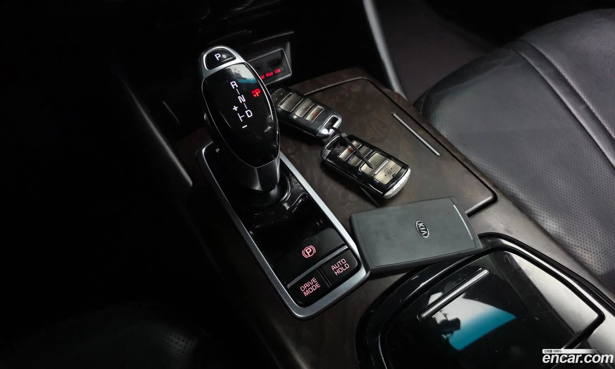 Kia K9 2012 — 17