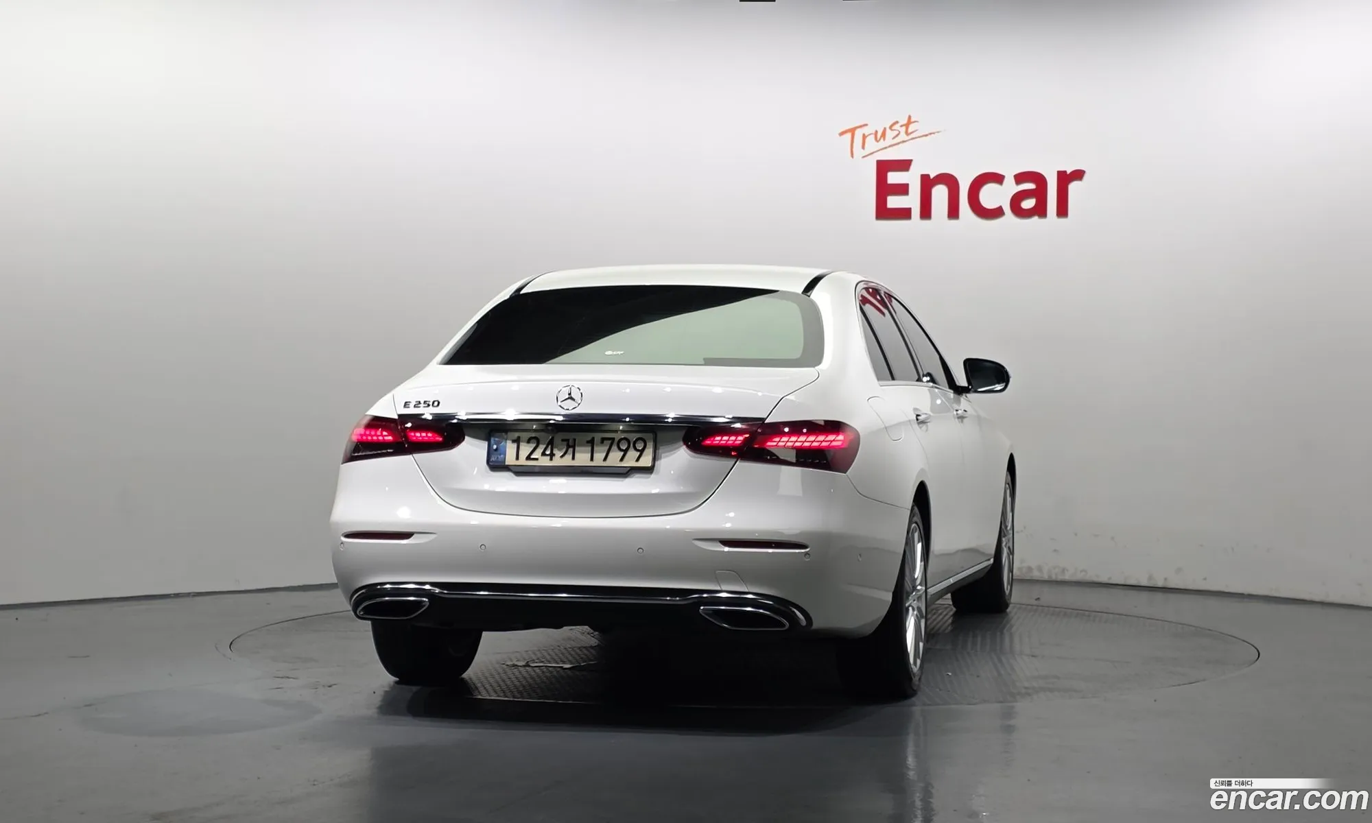 Mercedes-Benz E-Class W213 2021 — 12