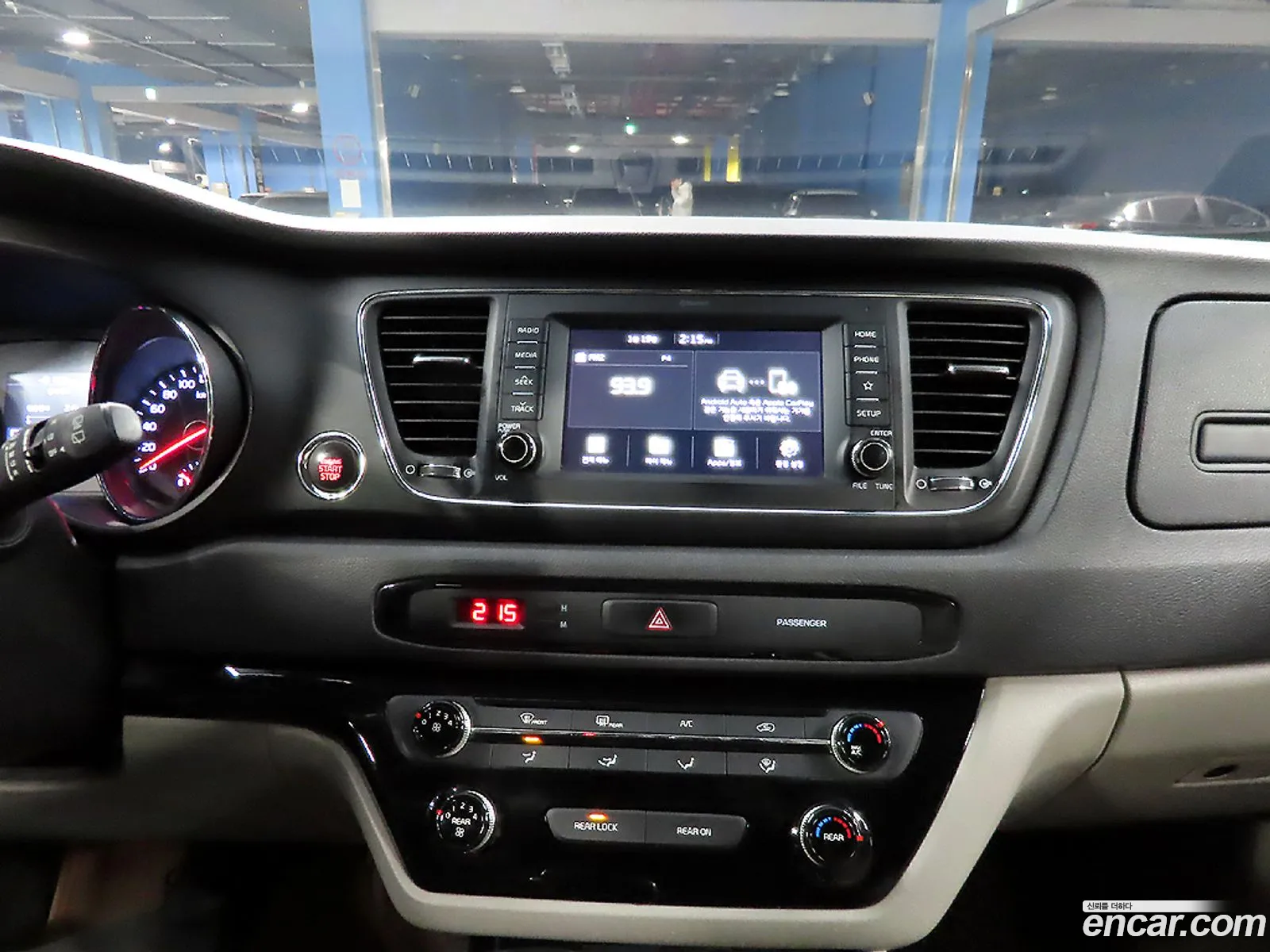 Kia Carnival 2019 — 17