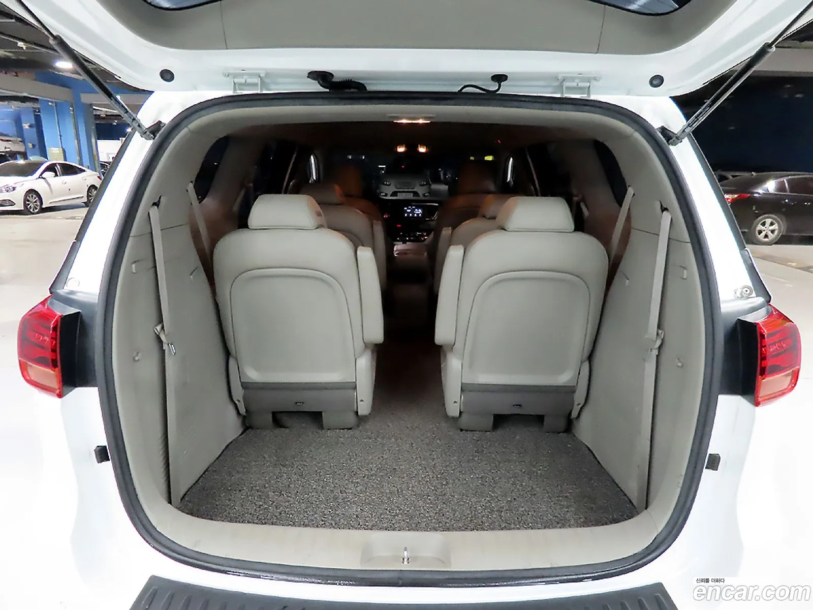 Kia Carnival 2019 — 10