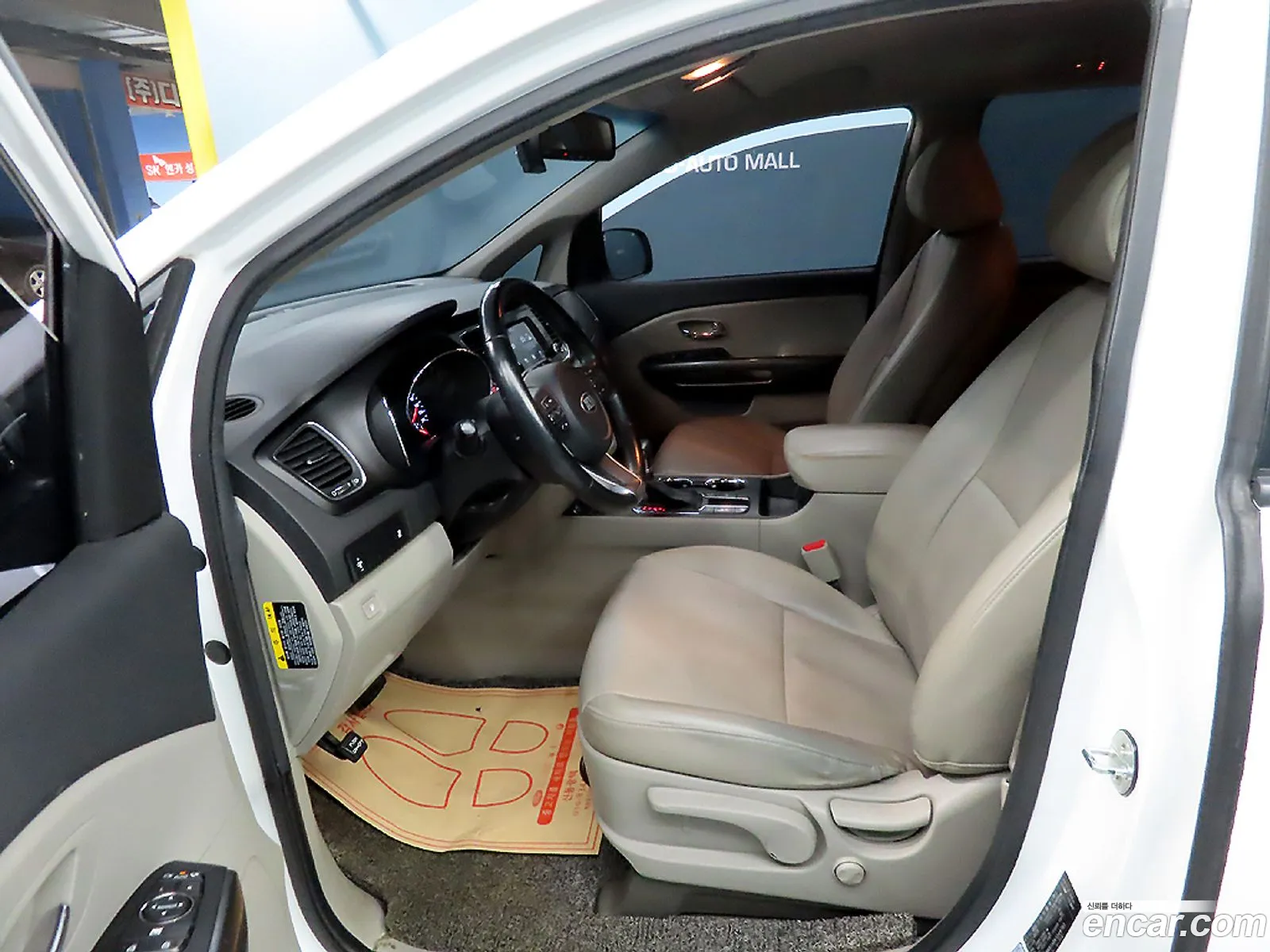 Kia Carnival 2019 — 19