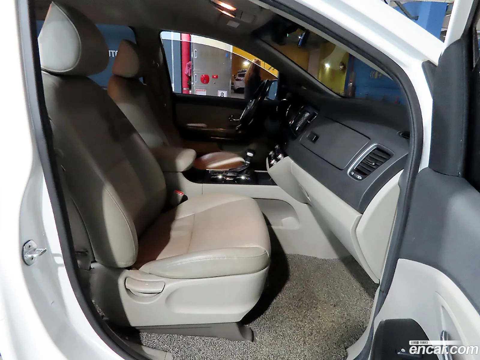 Kia Carnival 2019 — 9