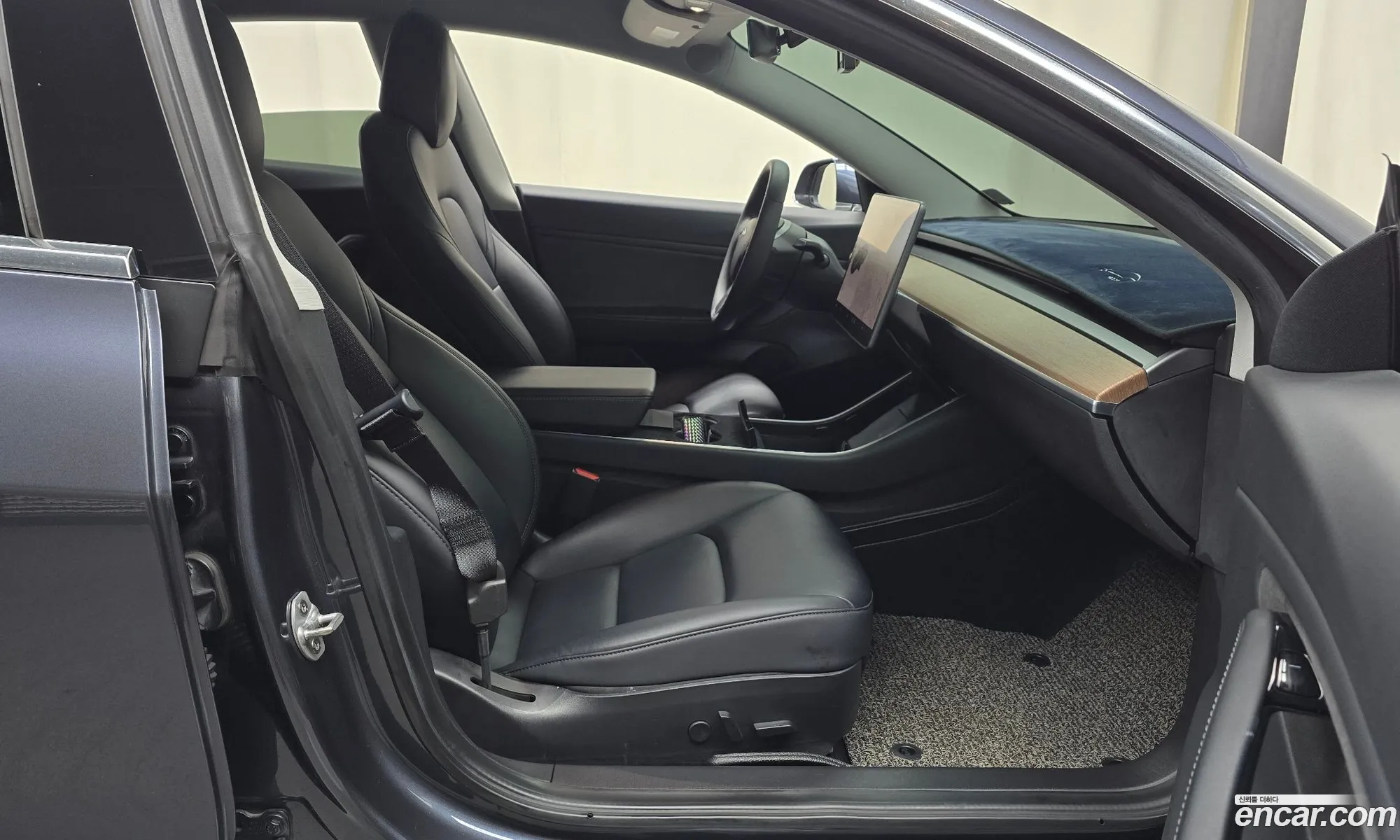 Tesla Model 3 2020 — 12