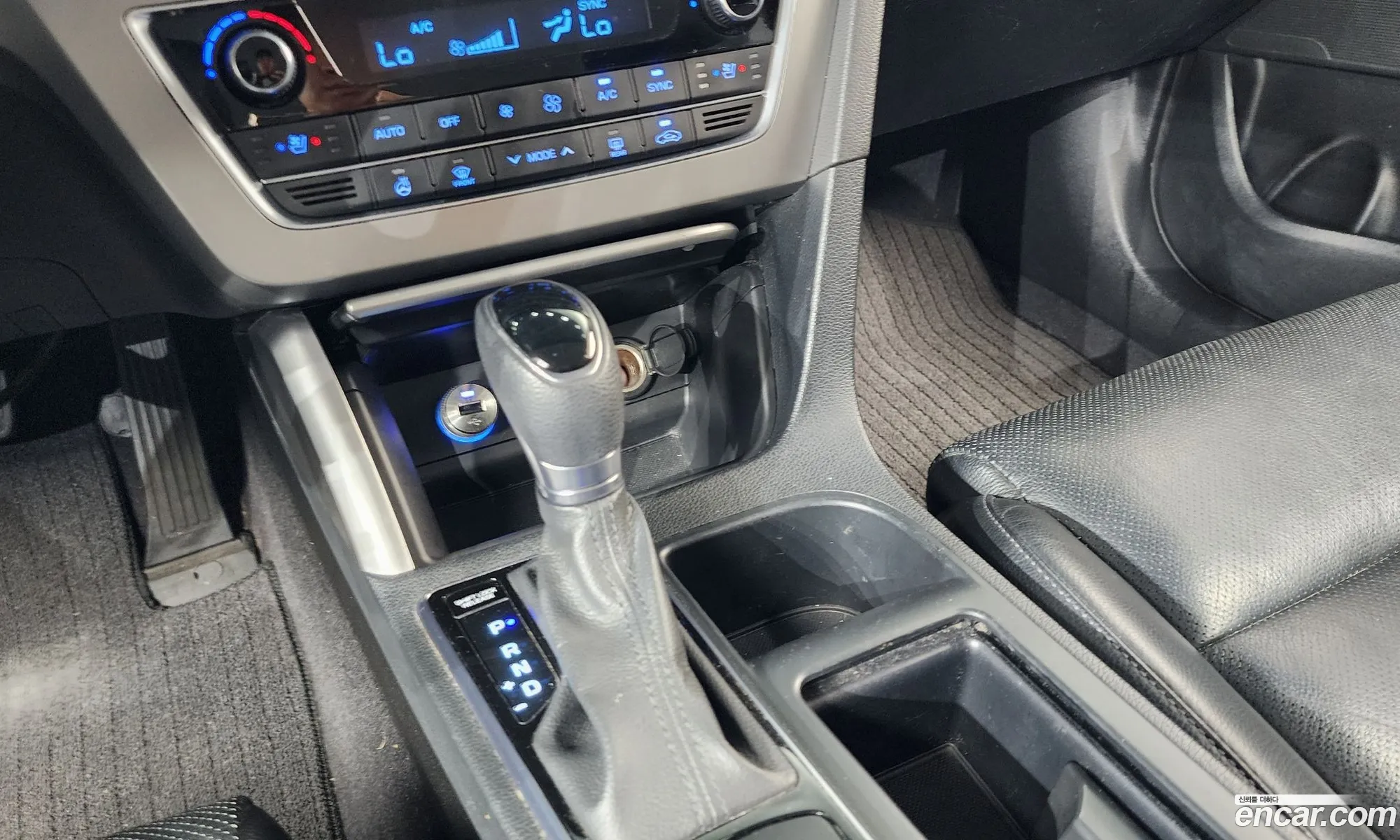 Hyundai LF Sonata 2016 — 28
