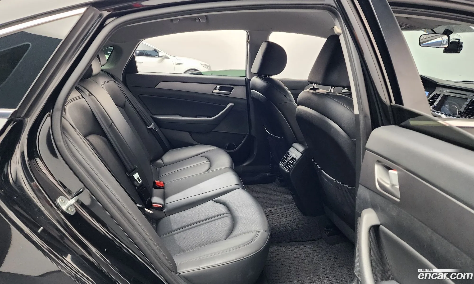 Hyundai LF Sonata 2016 — 3