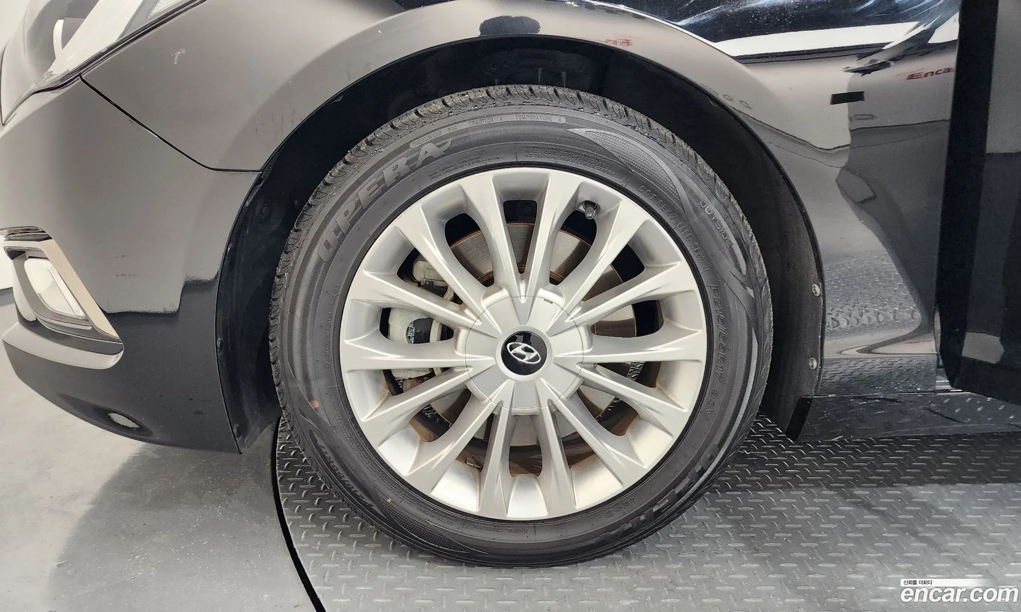 Hyundai LF Sonata 2016 — 24