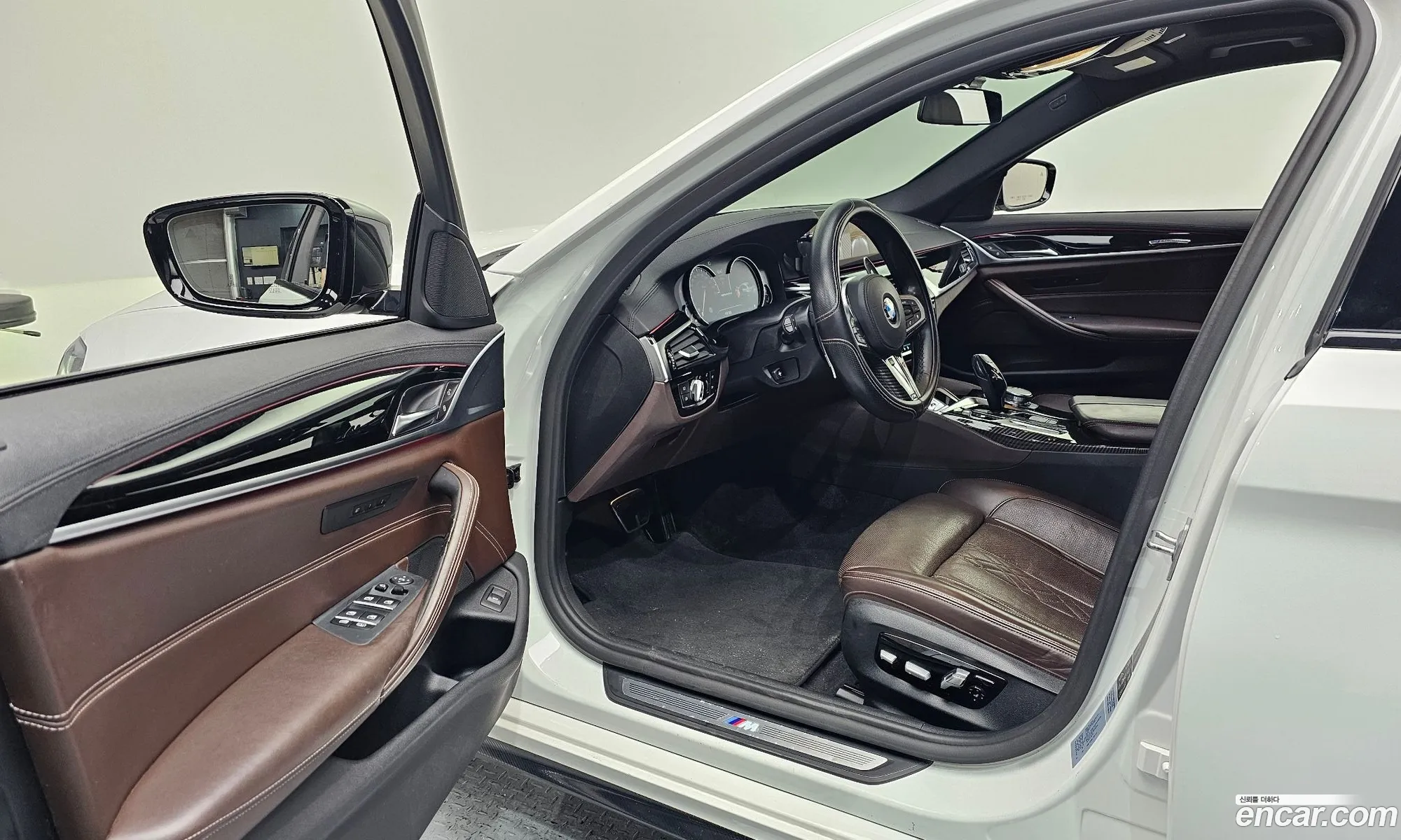 BMW 5 Series 2018 WBAJC5107JWE55224 — 12
