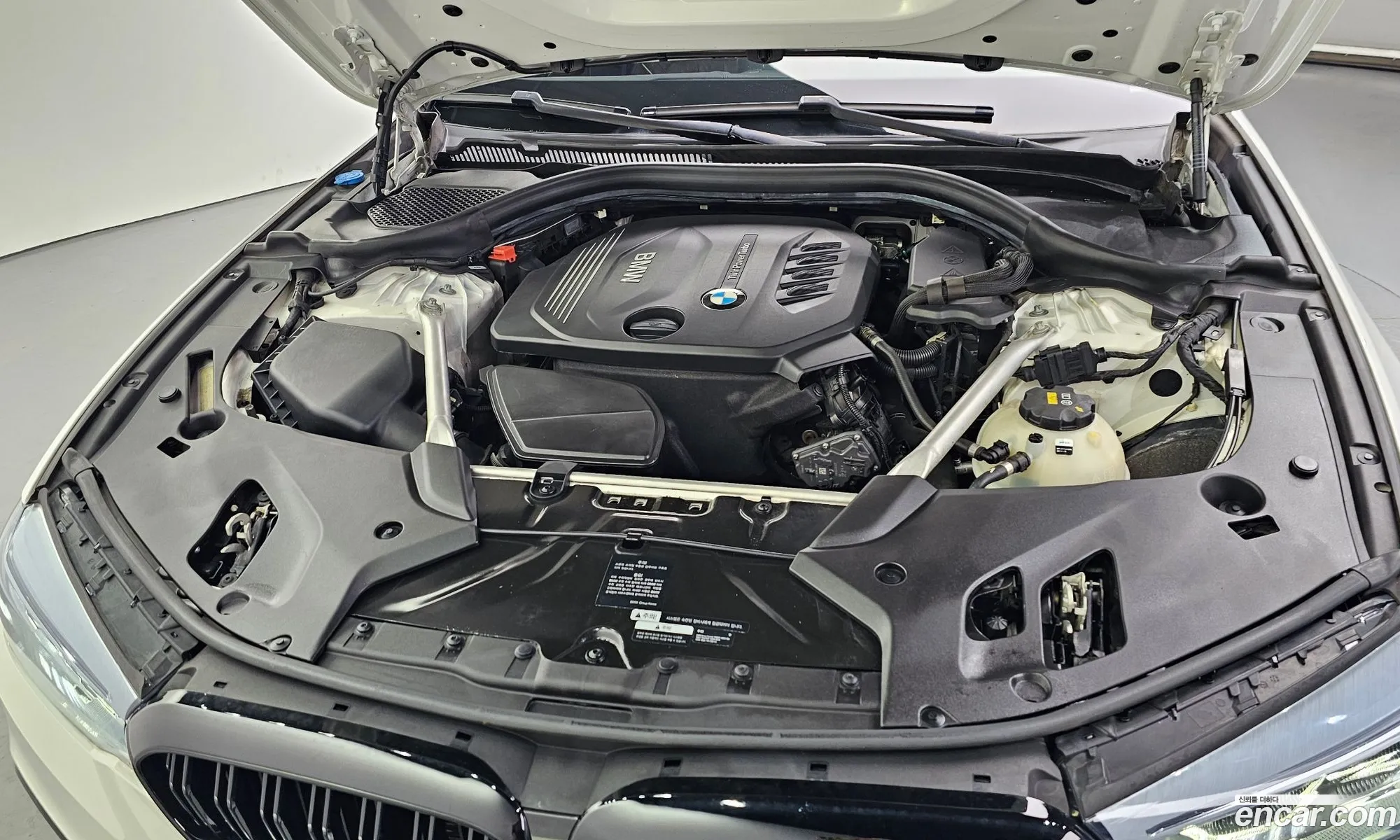 BMW 5 Series 2018 WBAJC5107JWE55224 — 17