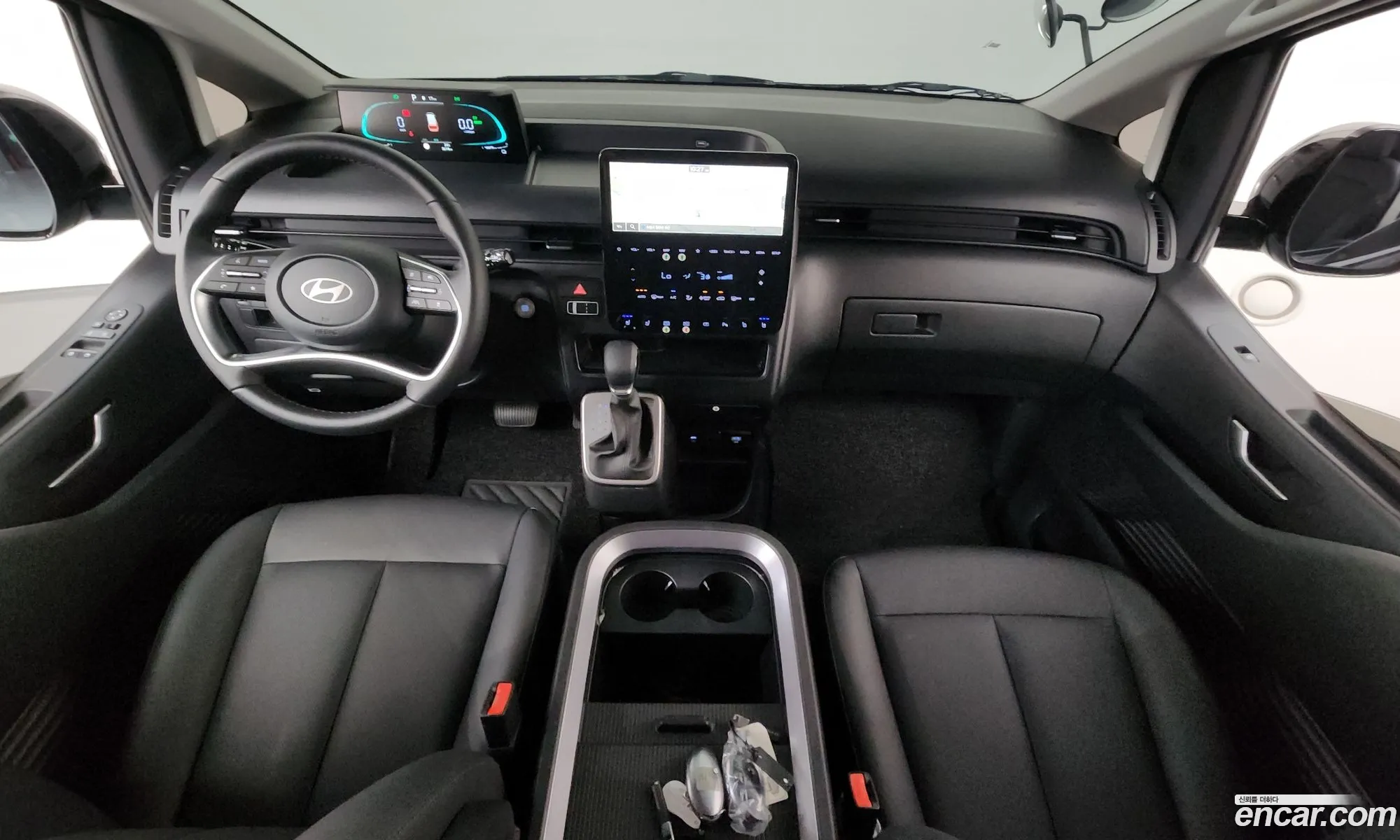 Hyundai Staria 2025 — 23
