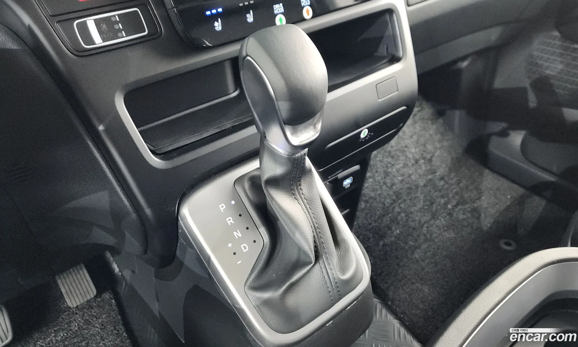 Hyundai Staria 2025 — 4
