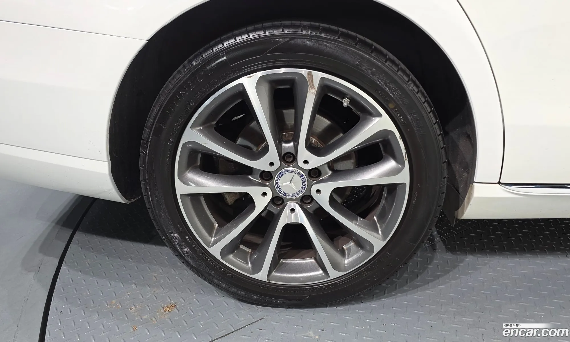 Mercedes-Benz E-Class W213 2016 WDDZF4KB0HA014178 — 20