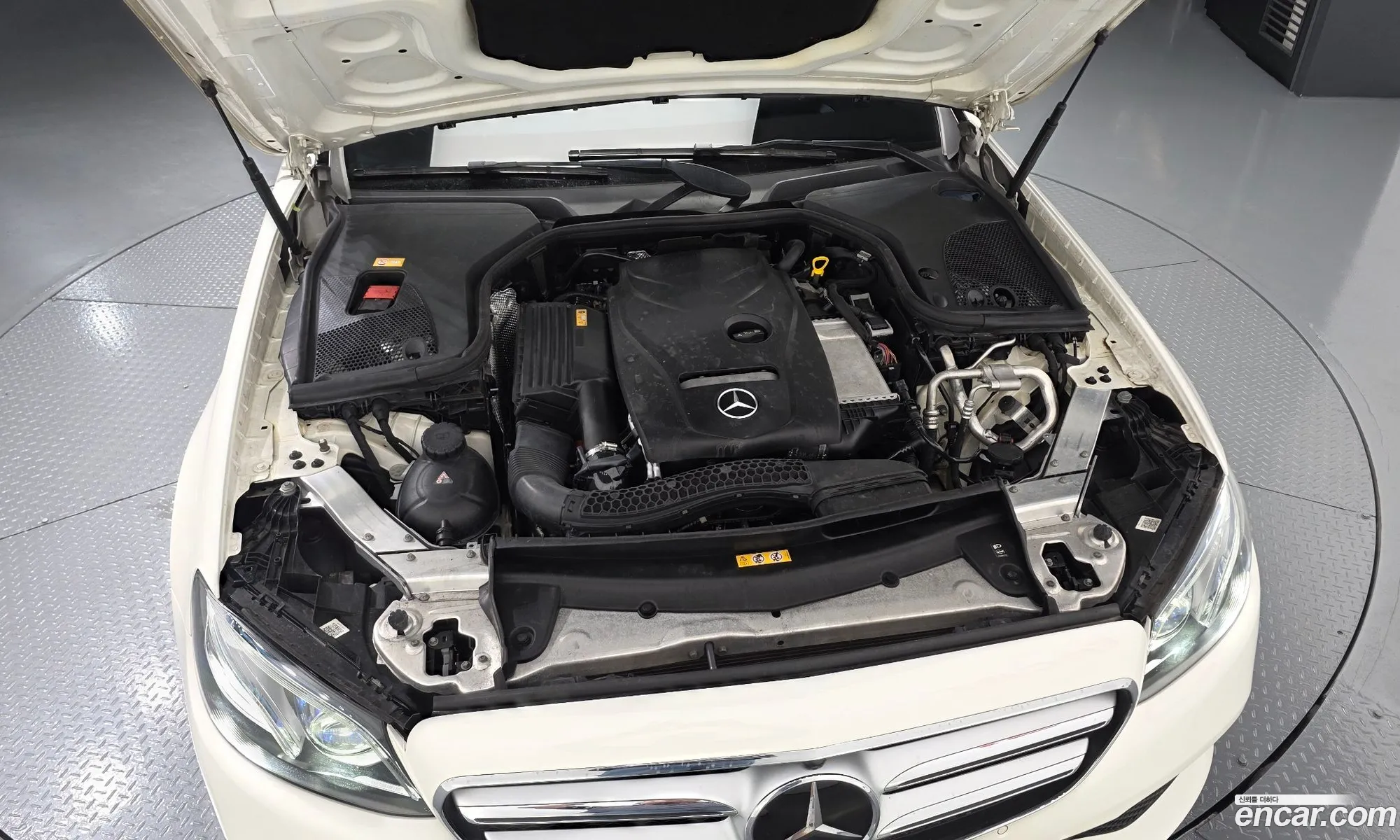 Mercedes-Benz E-Class W213 2016 WDDZF4KB0HA014178 — 15