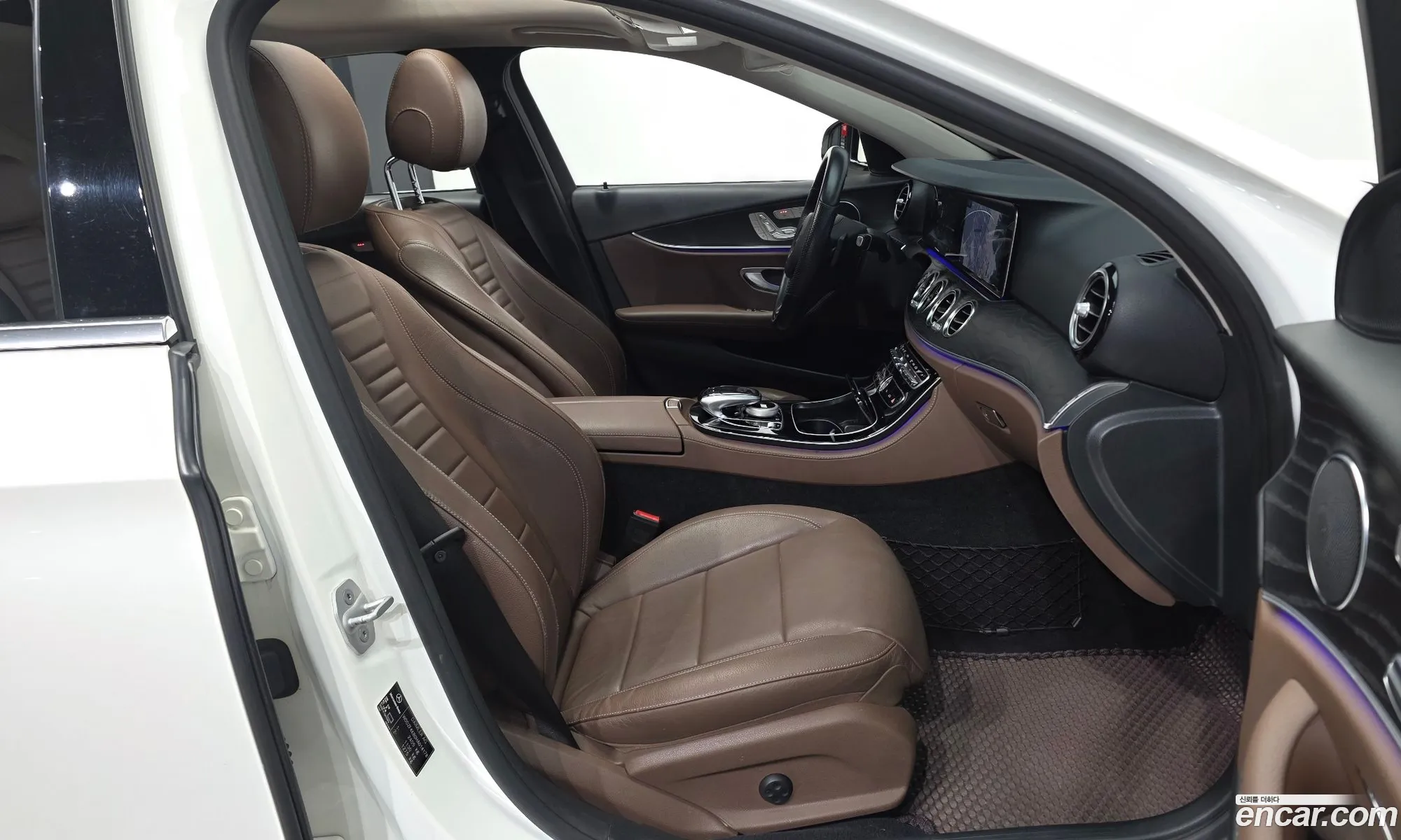 Mercedes-Benz E-Class W213 2016 WDDZF4KB0HA014178 — 14