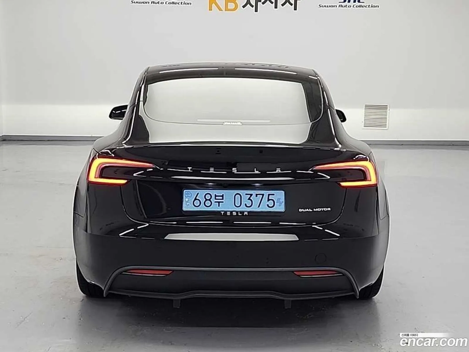Tesla Model 3 2024 — 2