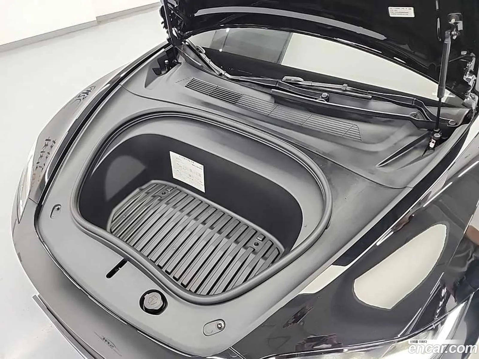 Tesla Model 3 2024 — 6