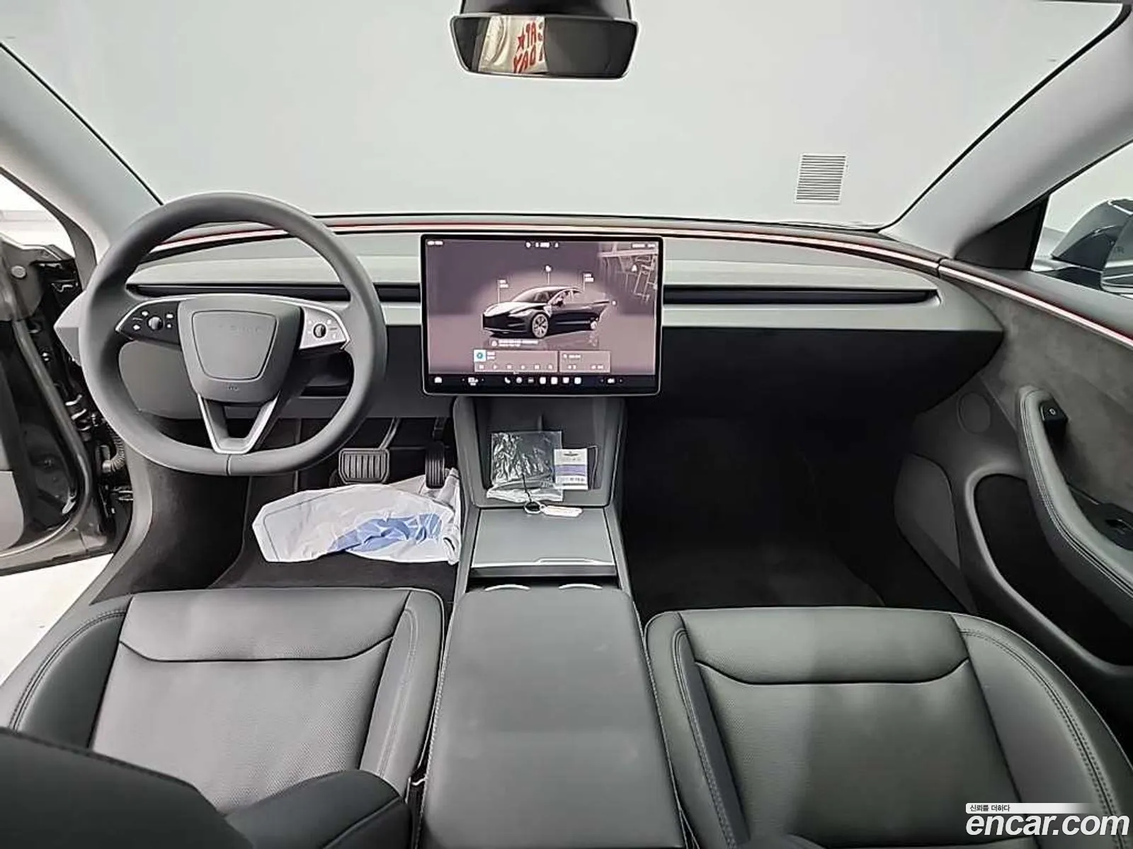 Tesla Model 3 2024 — 16