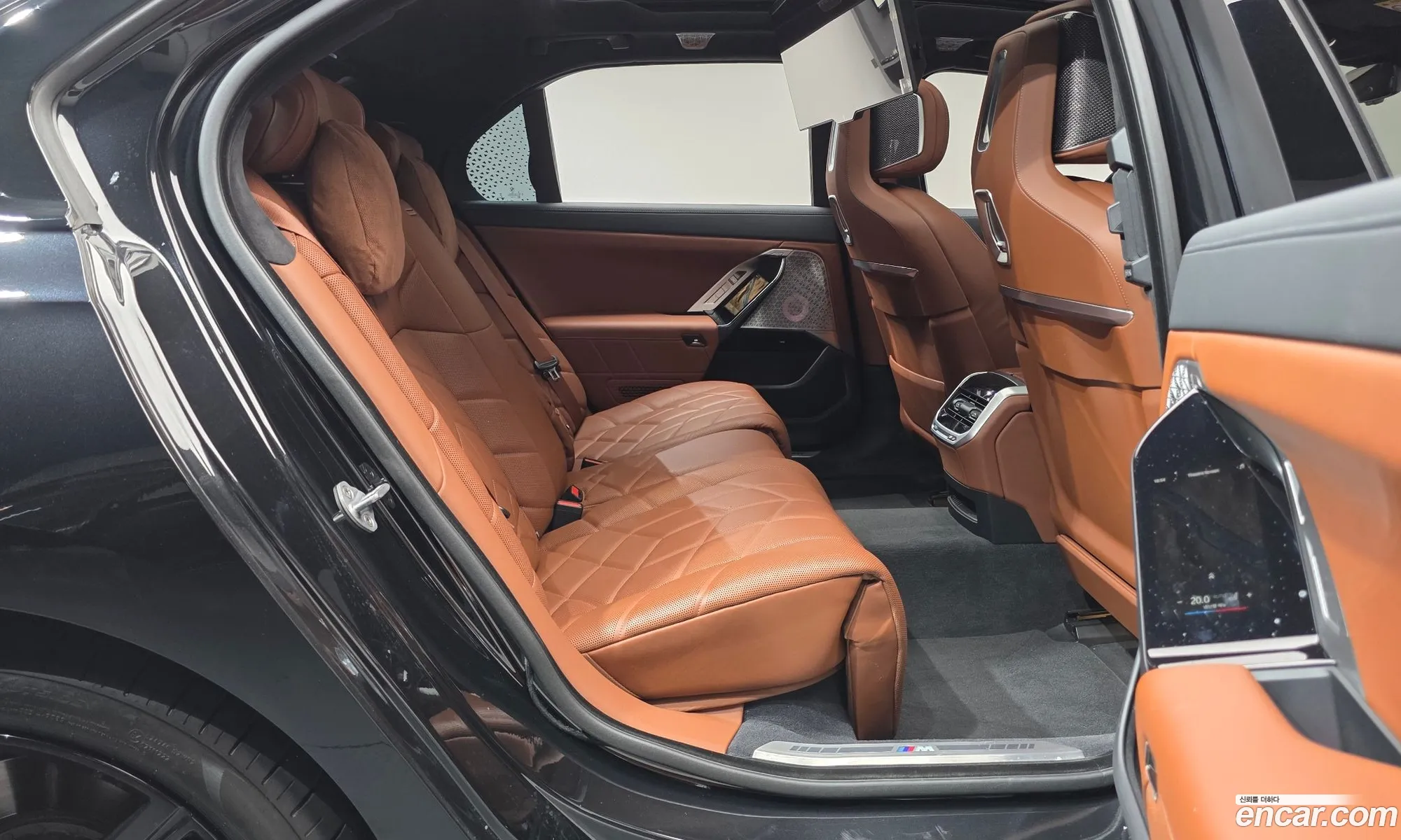 BMW i7 2024 WBY51EJ06RCP80739 — 27
