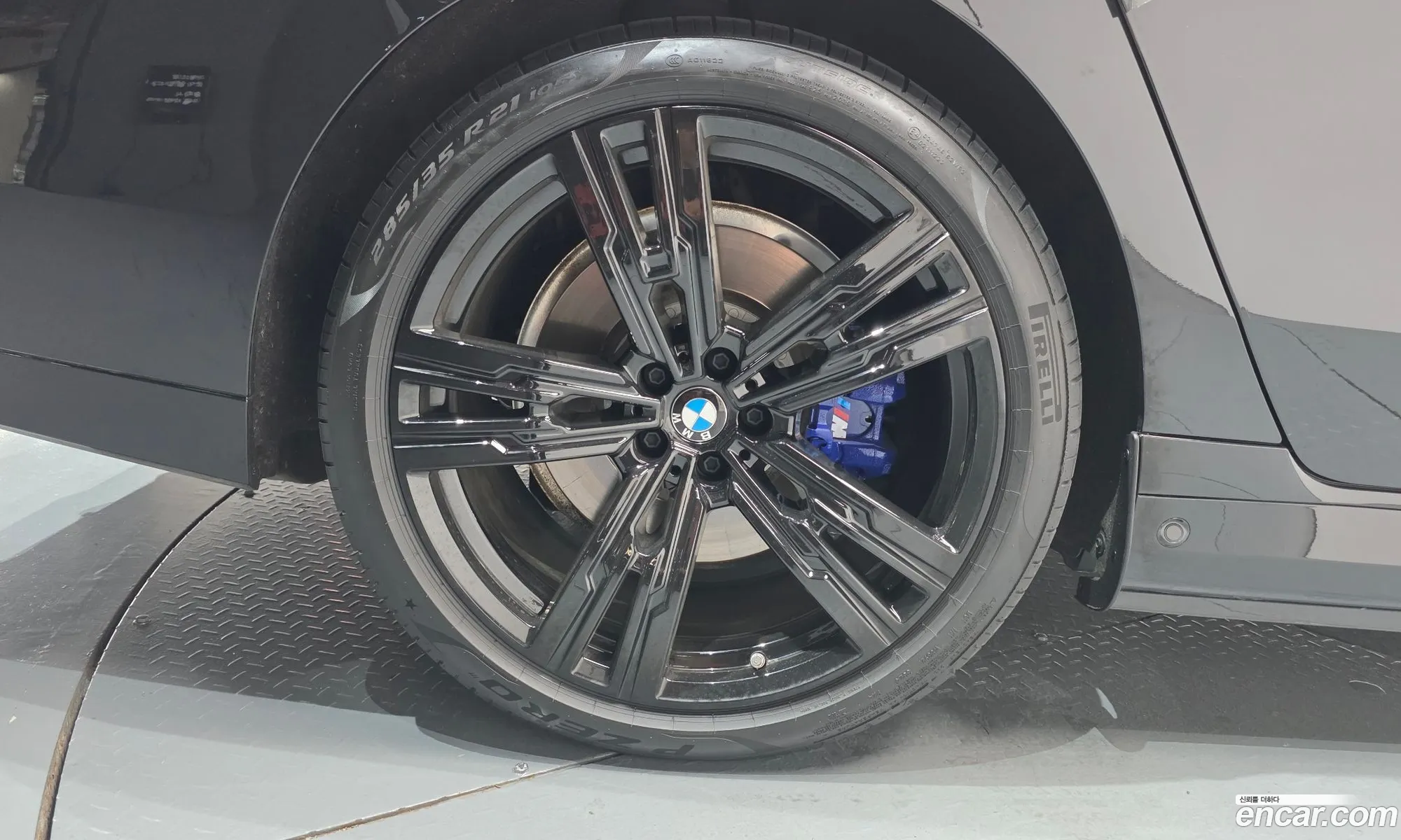 BMW i7