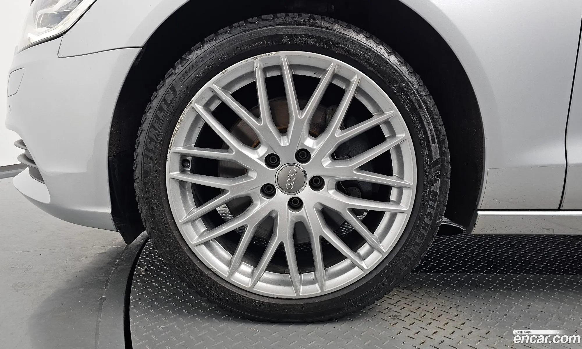 Audi A6 2014 — 17