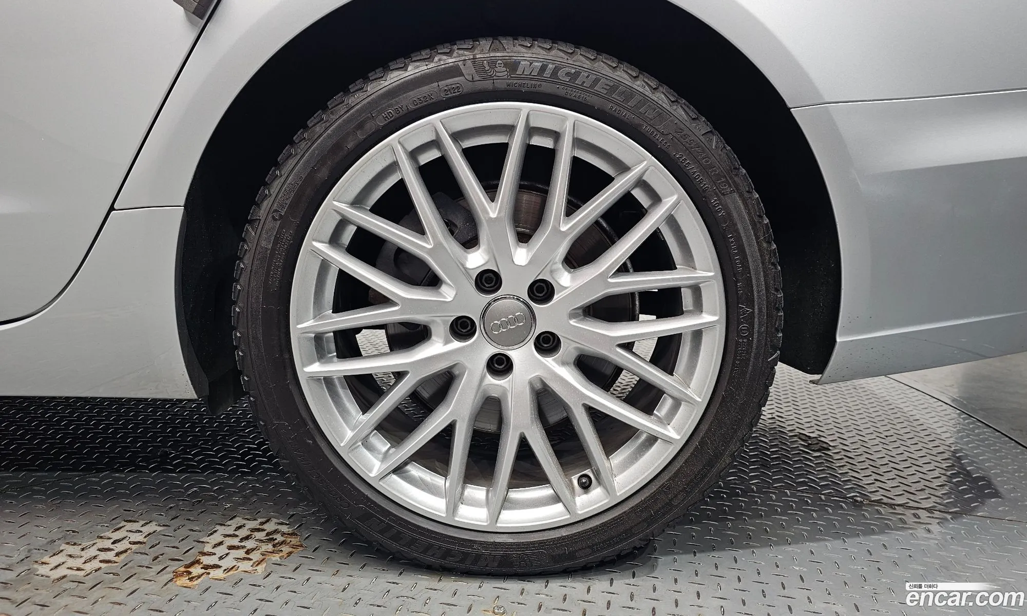 Audi A6 2014 — 26