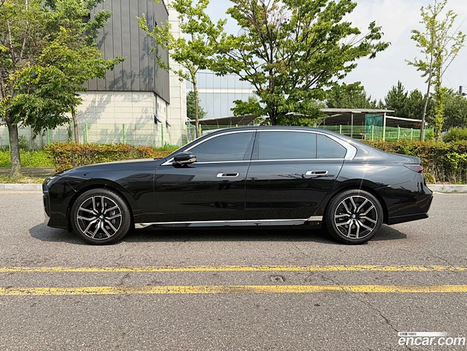 BMW 7 Series 2025 — 12