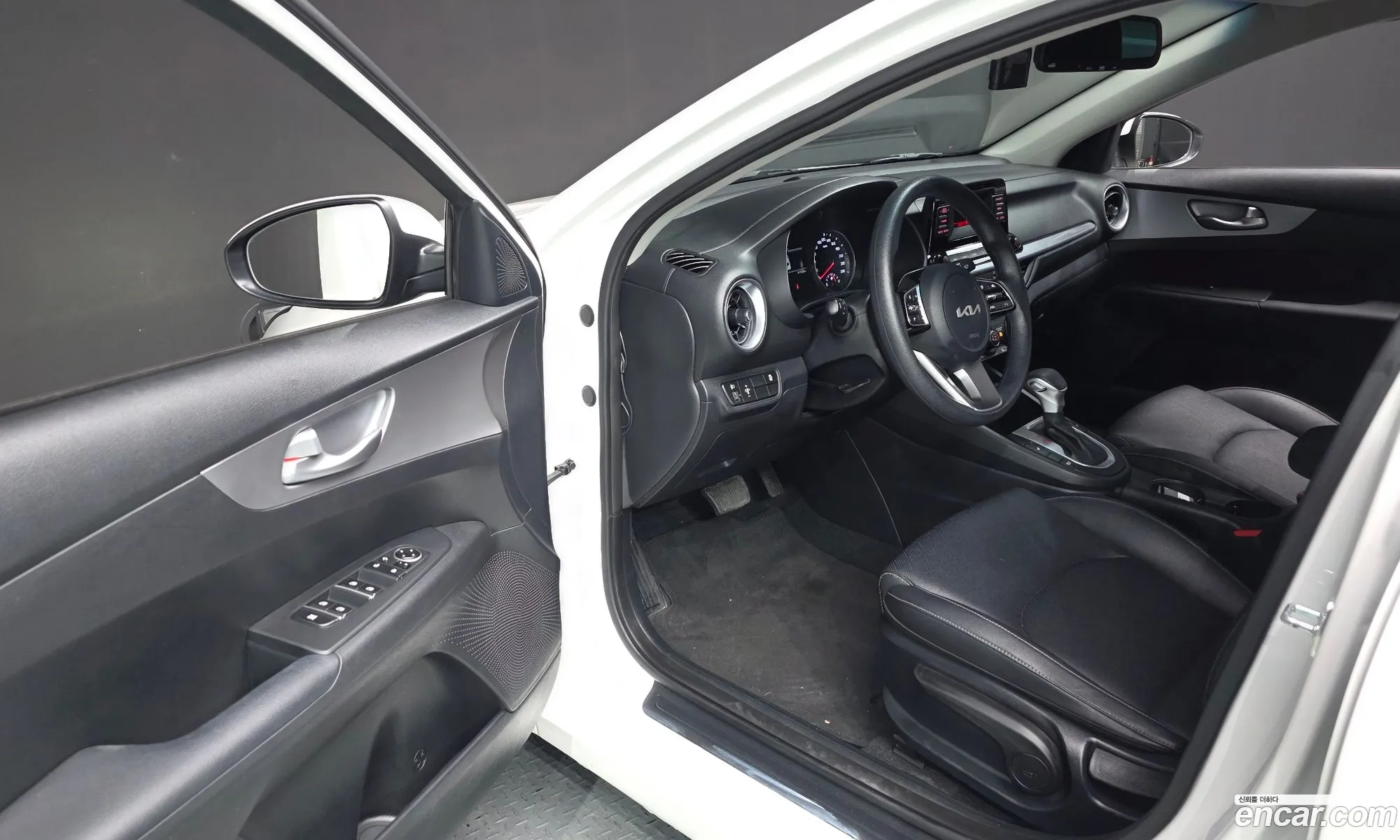 Kia K3 2022 — 16