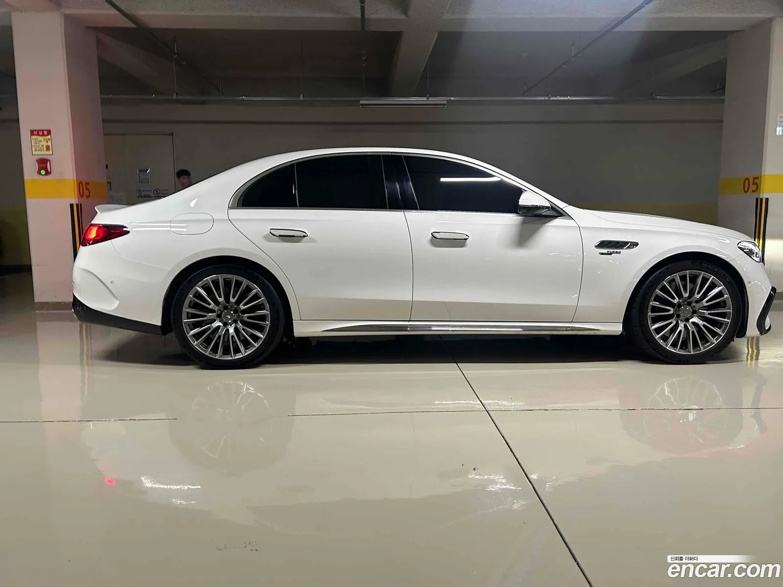 Mercedes-Benz E-Class W214 2025 — 14