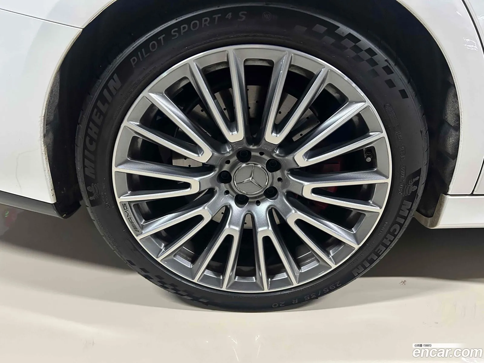 Mercedes-Benz E-Class W214 2025 — 13