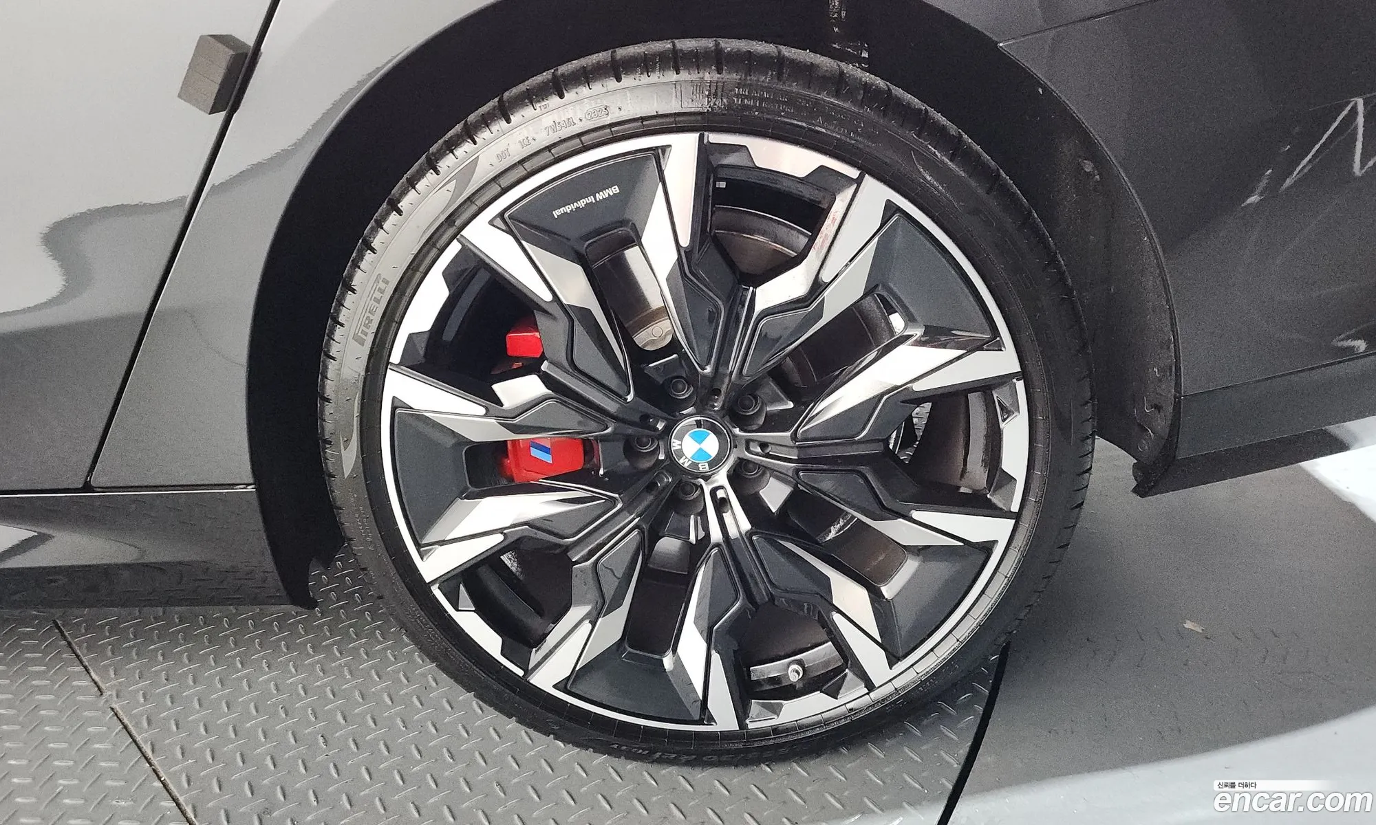 BMW 5 Series 2025 — 13