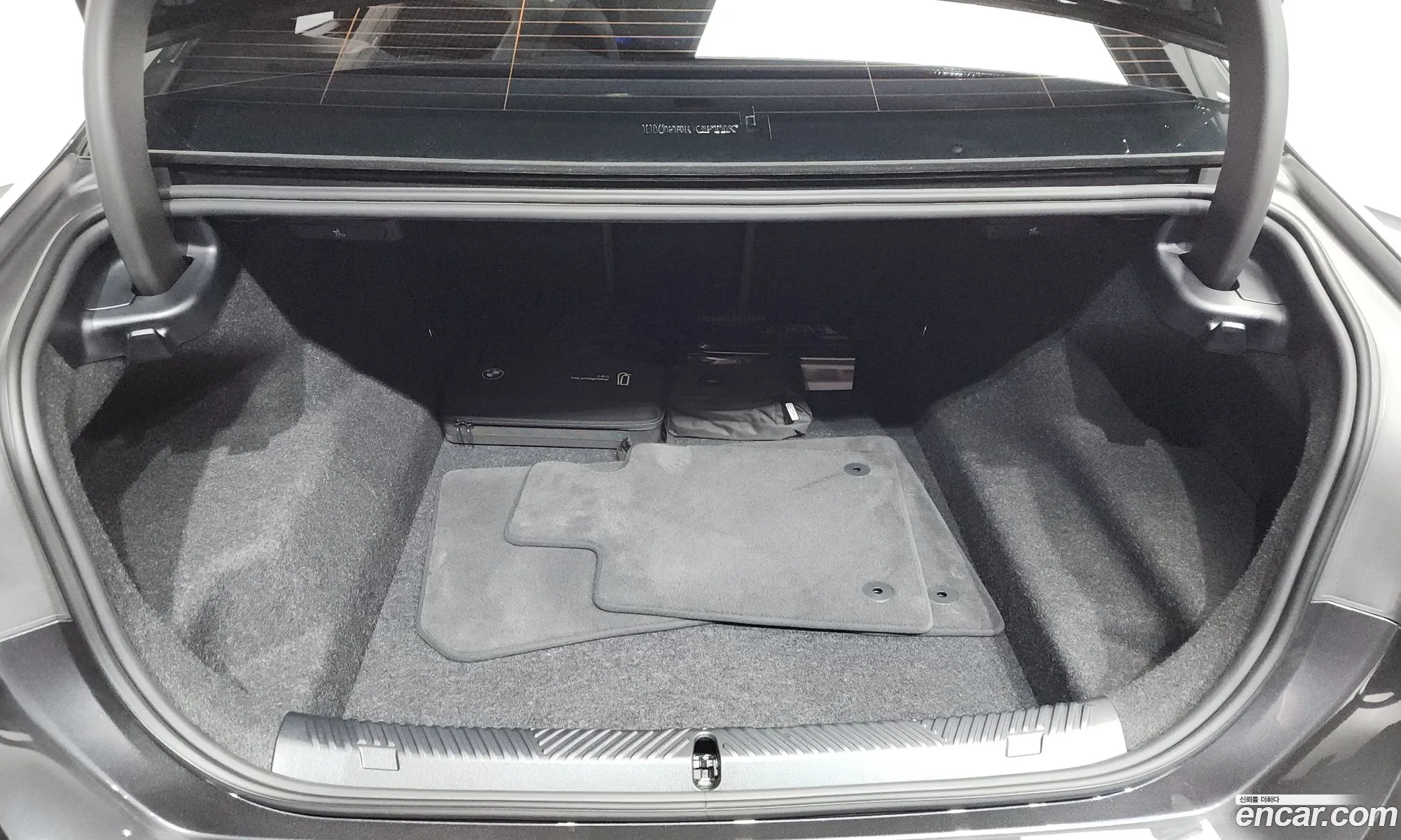BMW 5 Series 2025 — 17