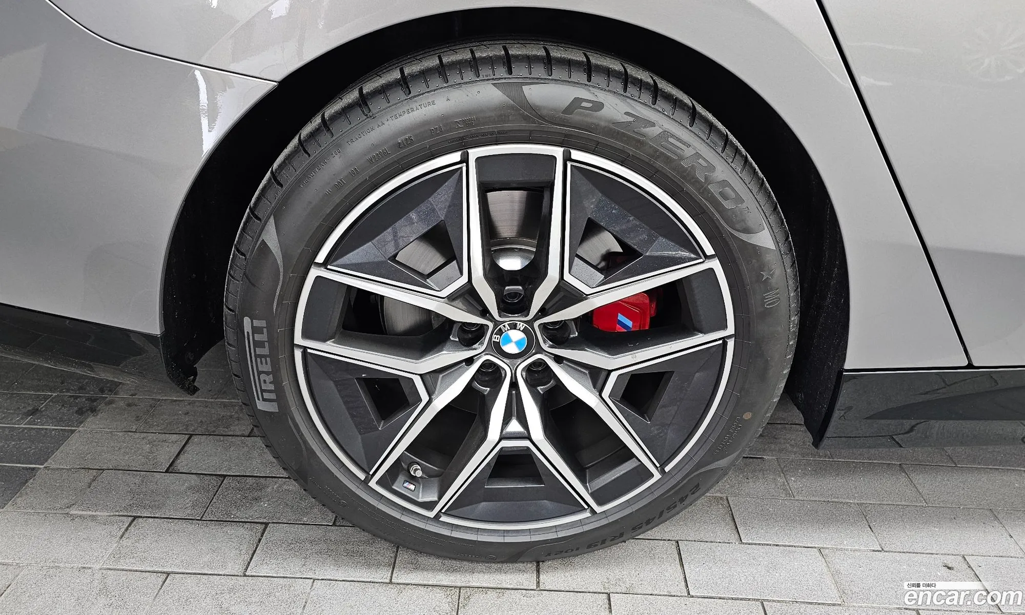 BMW 5 Series 2025 WBA21FJ03TCW14984 — 30