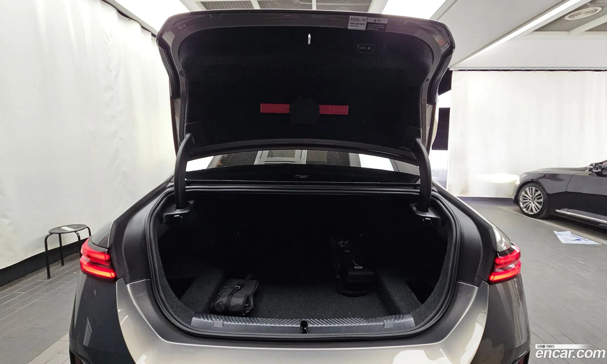 BMW 5 Series 2025 WBA21FJ03TCW14984 — 31