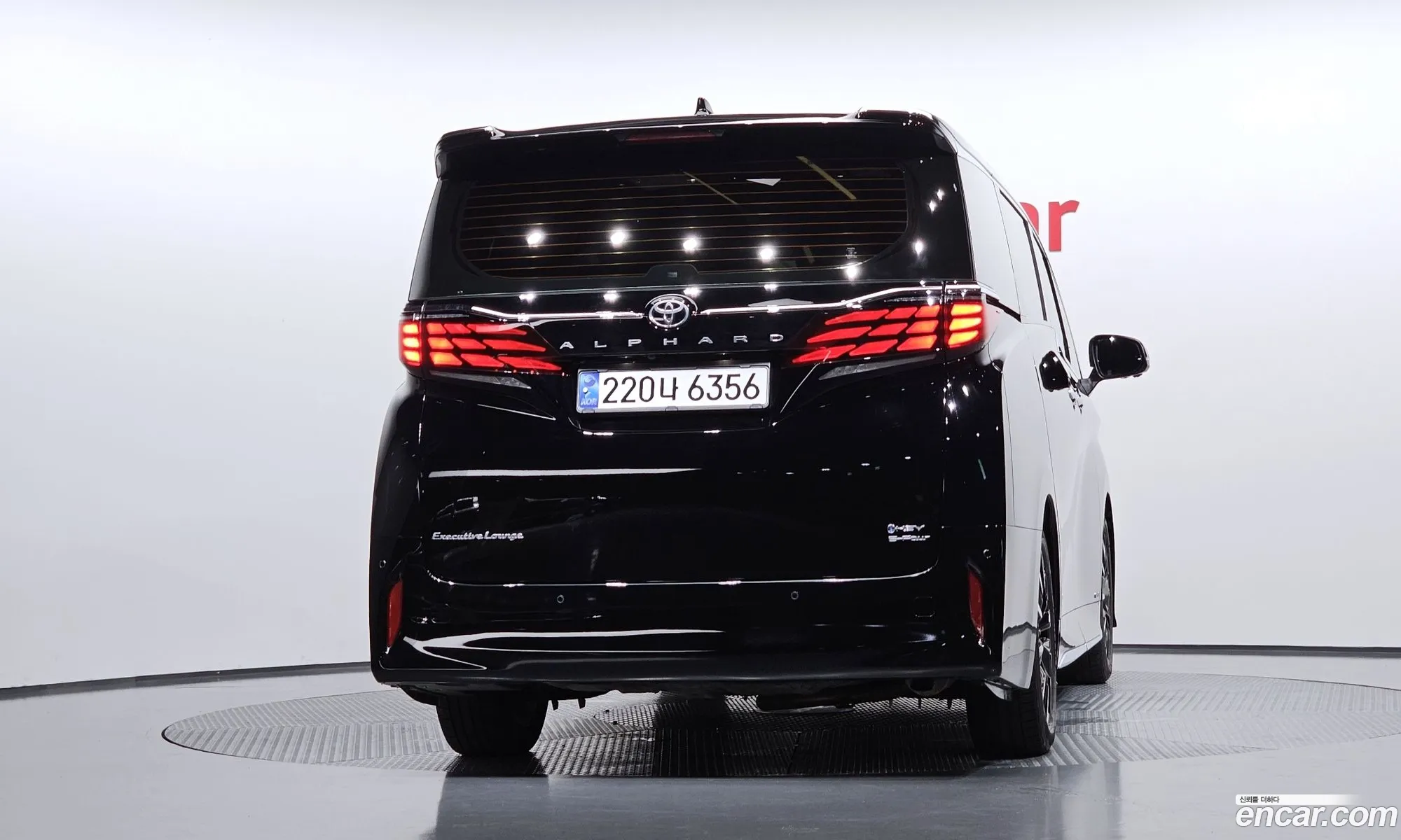 Toyota Alphard 2024 — 34
