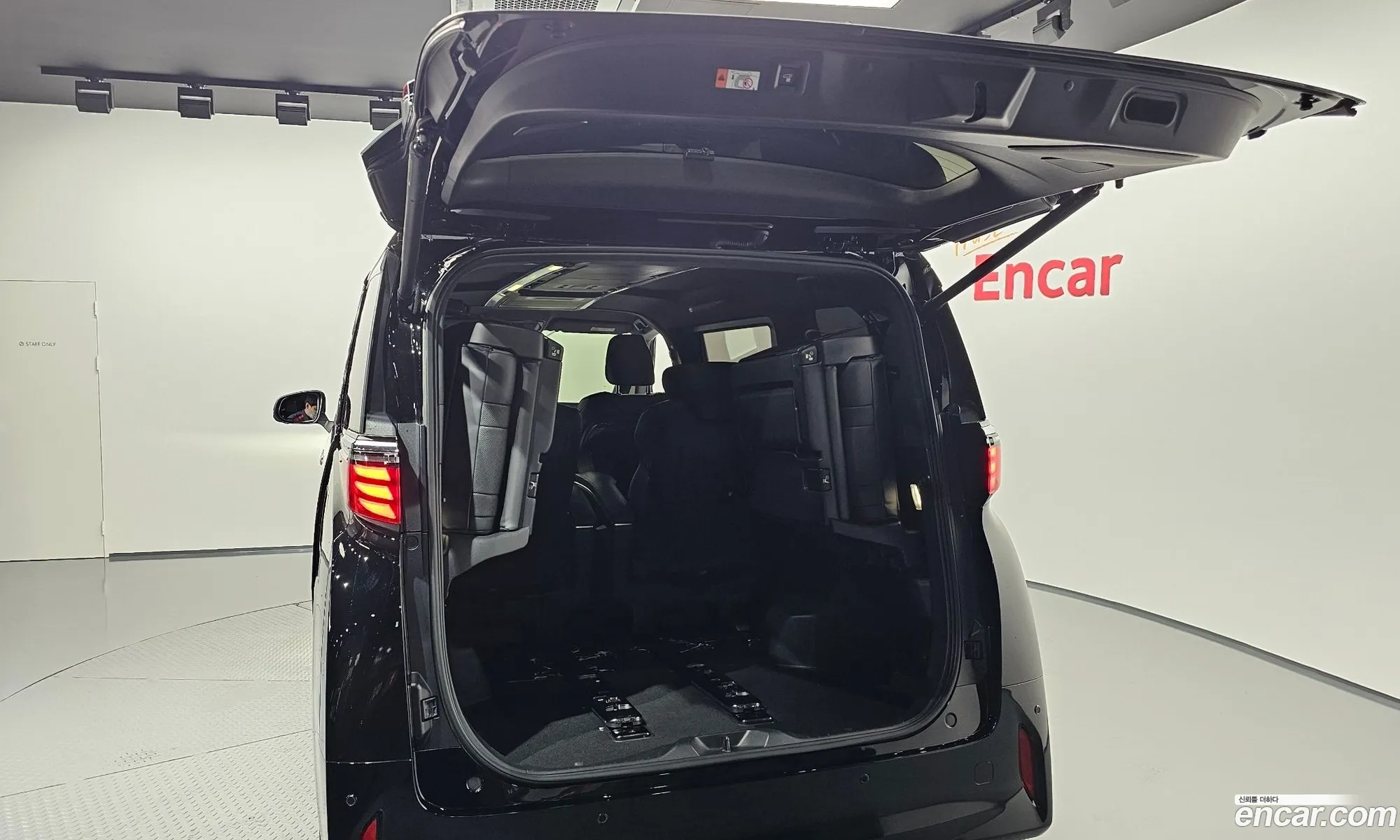 Toyota Alphard 2024 — 10