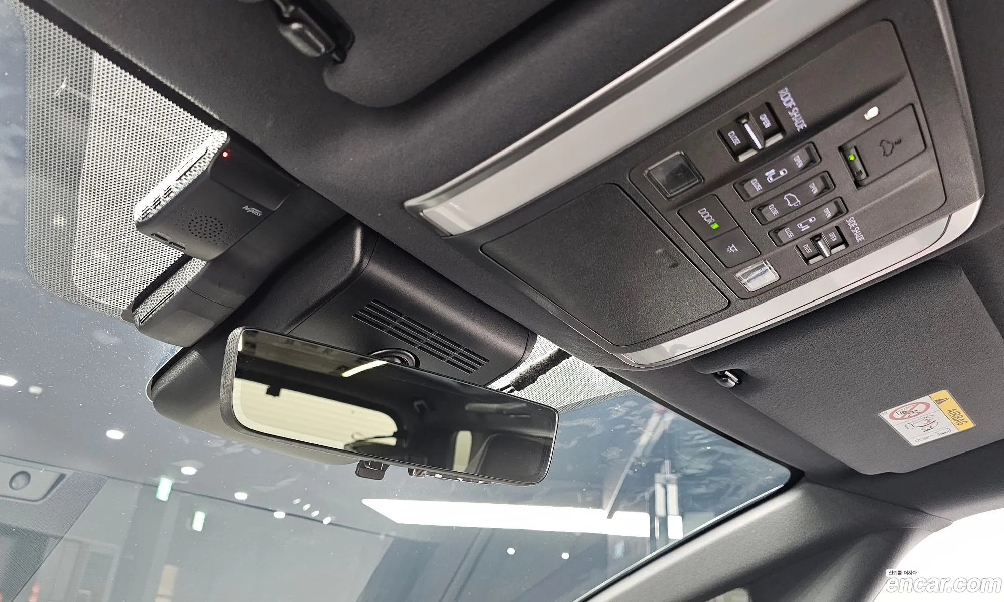 Toyota Alphard 2024 — 40