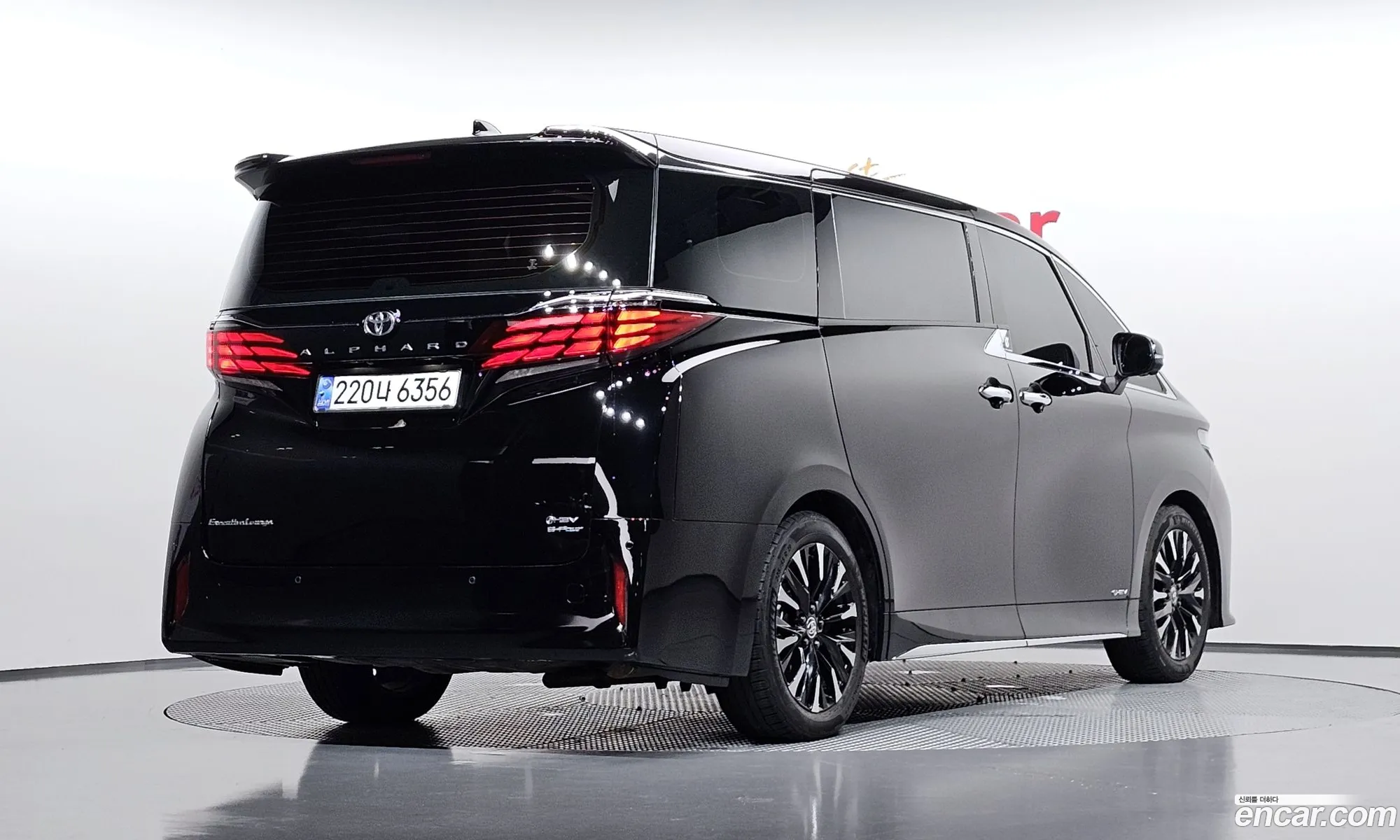 Toyota Alphard 2024 — 29