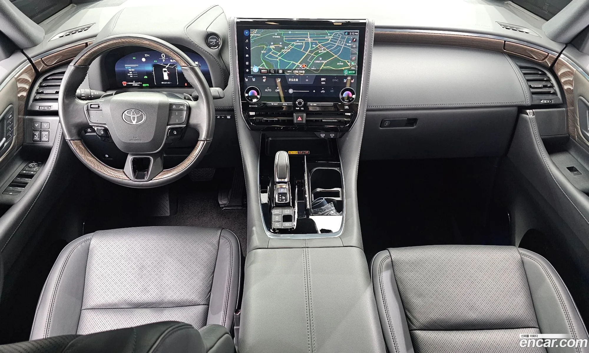 Toyota Alphard 2024 — 15