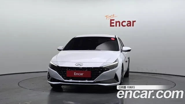 Hyundai Elantra 2020 — 2