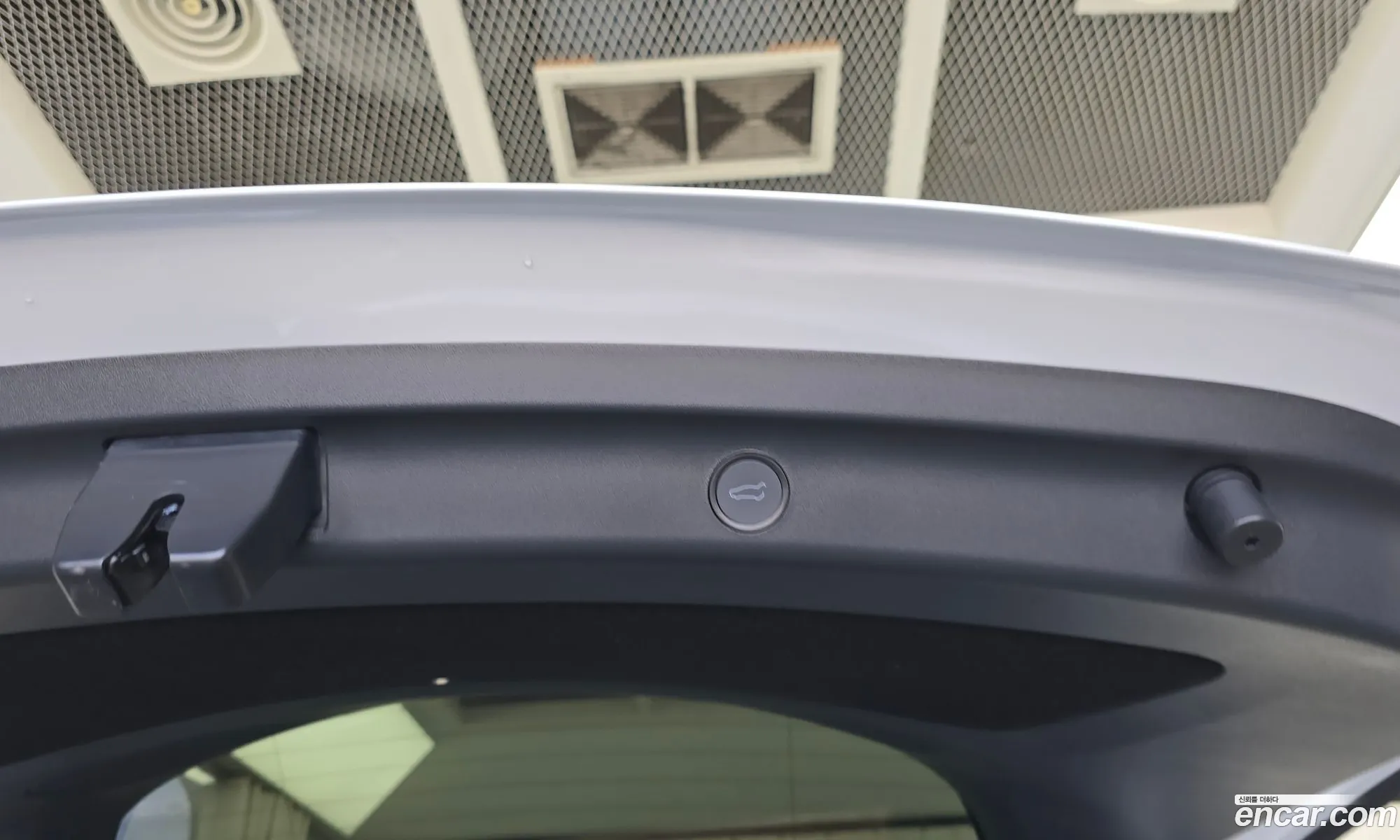 Tesla Model Y 2024 LRWYGCFS1RC425499 — 9