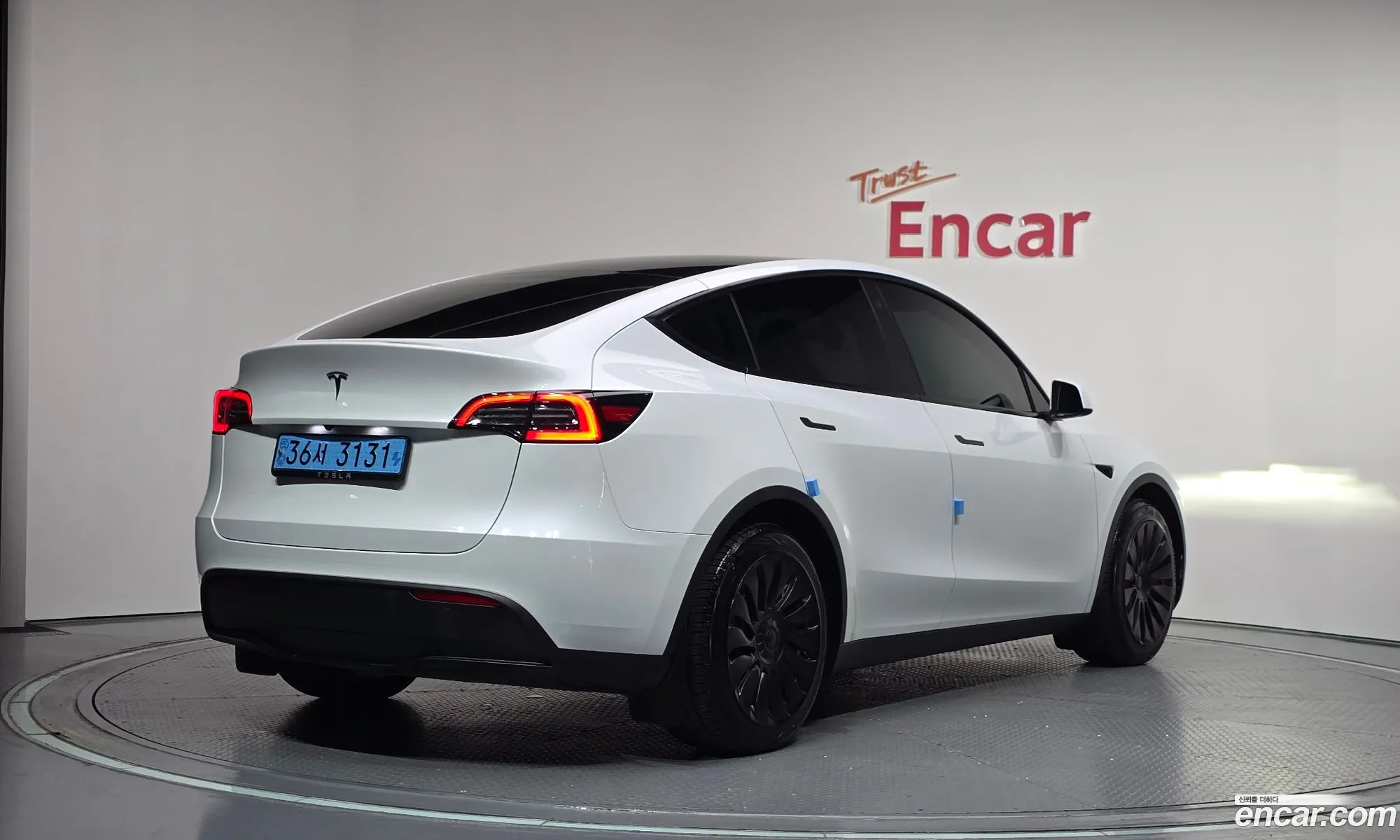Tesla Model Y 2024 LRWYGCFS1RC425499 — 28