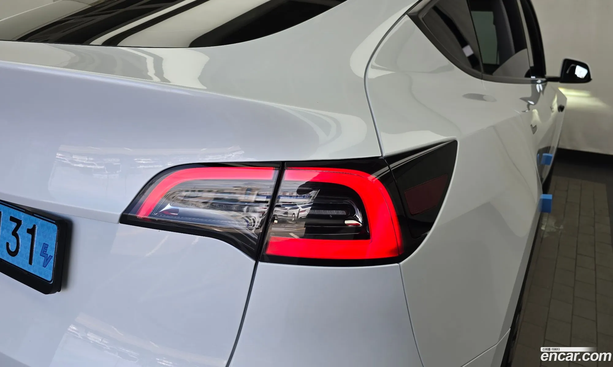 Tesla Model Y 2024 LRWYGCFS1RC425499 — 11