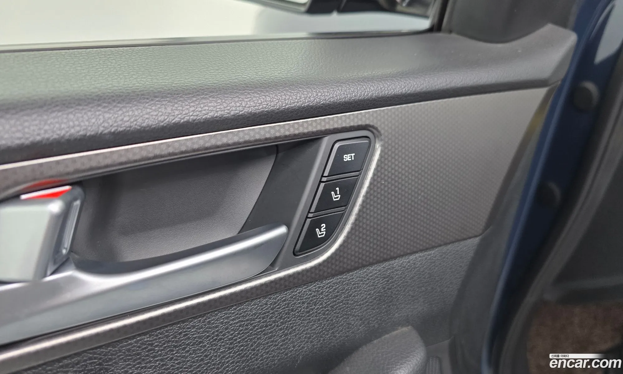 Hyundai LF Sonata 2016 — 24