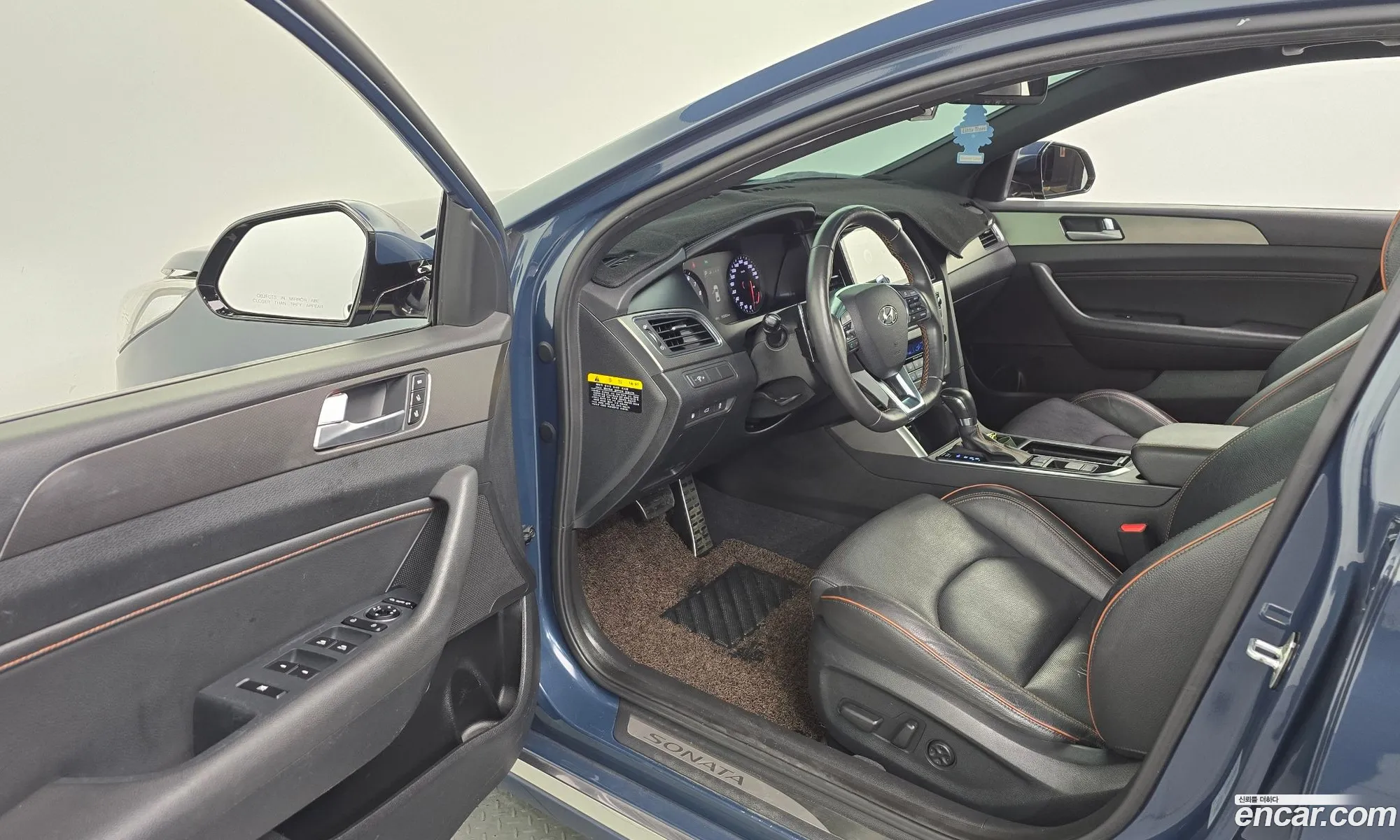 Hyundai LF Sonata 2016 — 31
