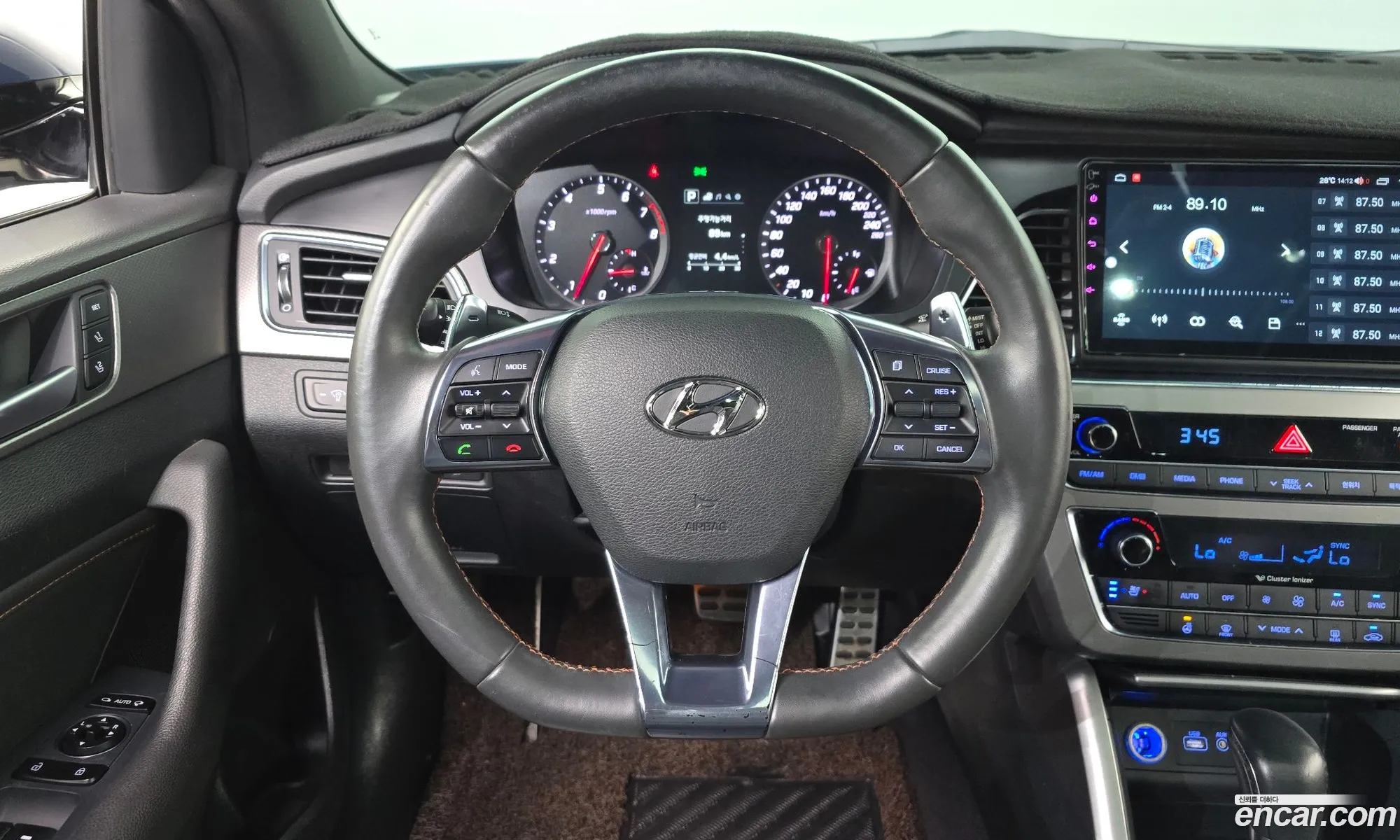 Hyundai LF Sonata 2016 — 28