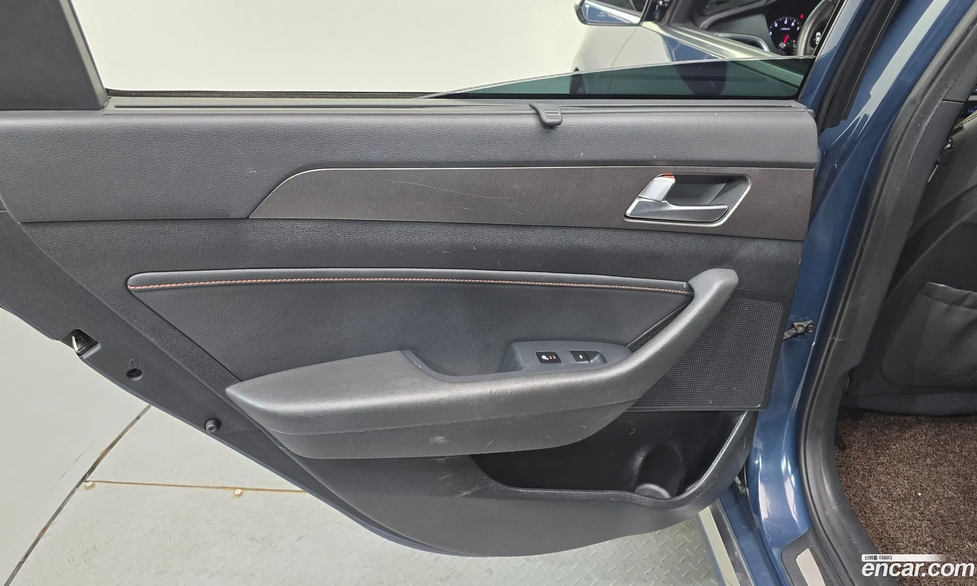 Hyundai LF Sonata 2016 — 29