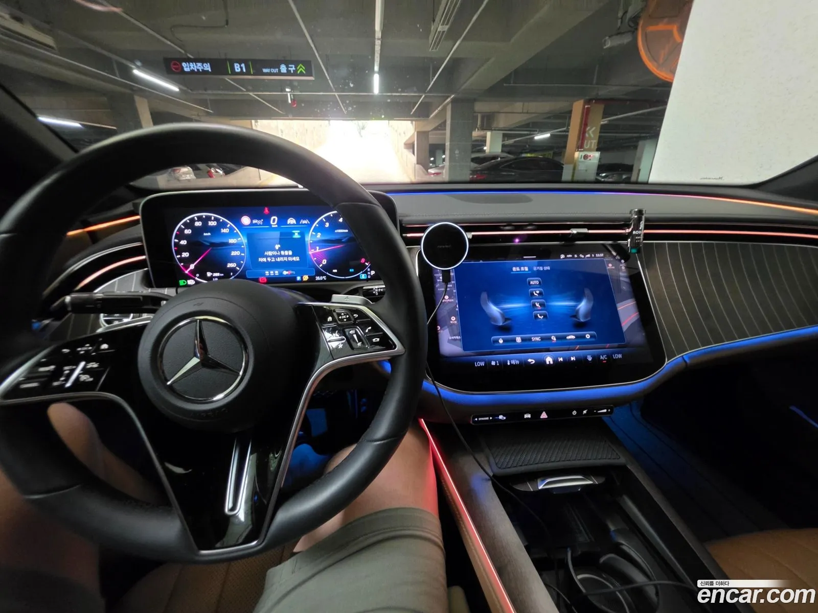 Mercedes-Benz E-Class W214 2025 — 12