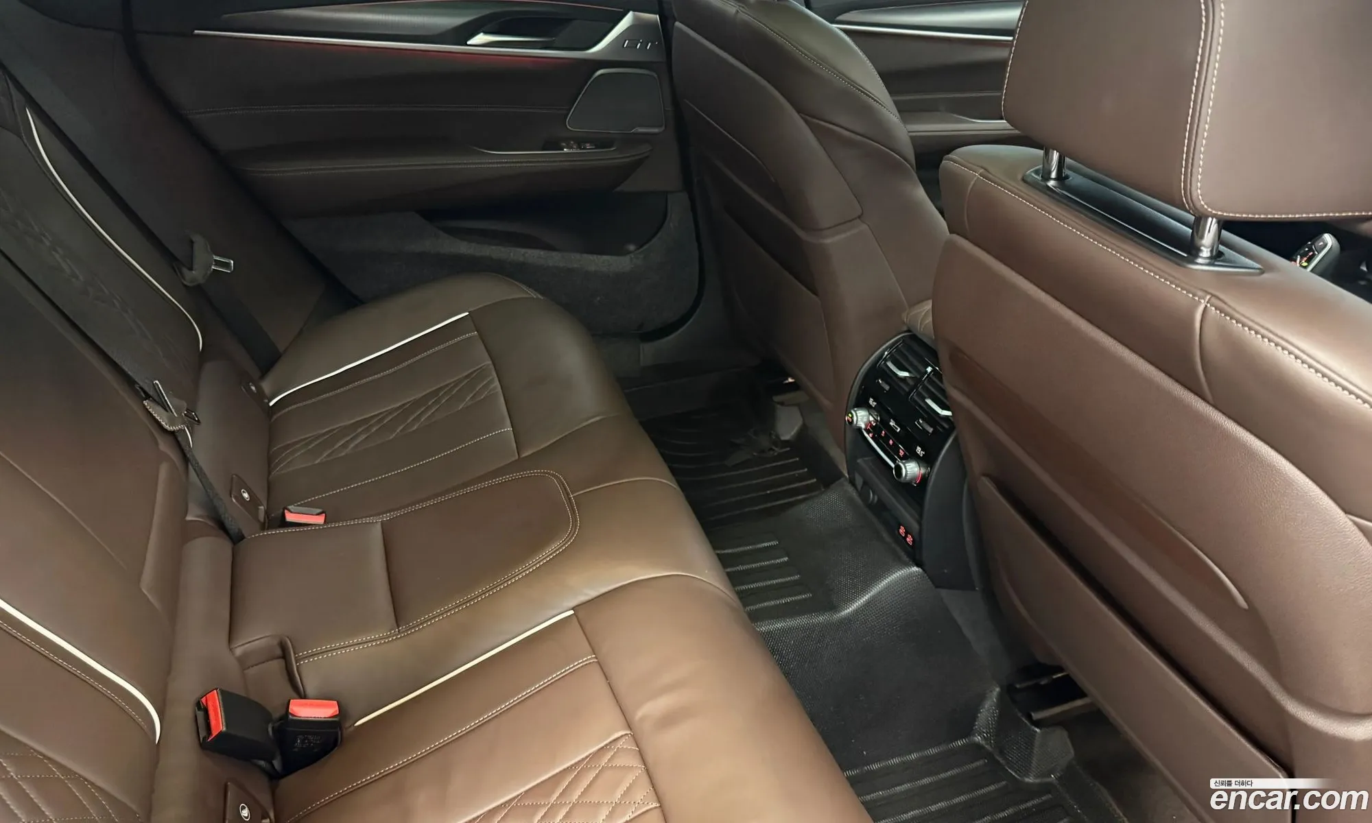 BMW 6 Series GT 2023 — 6