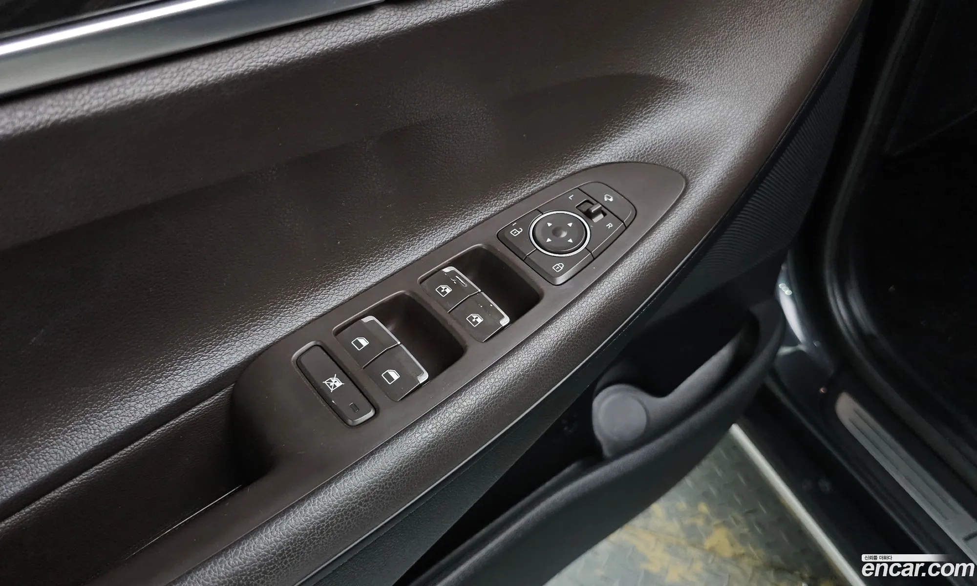 Hyundai Grandeur IG 2018 — 23