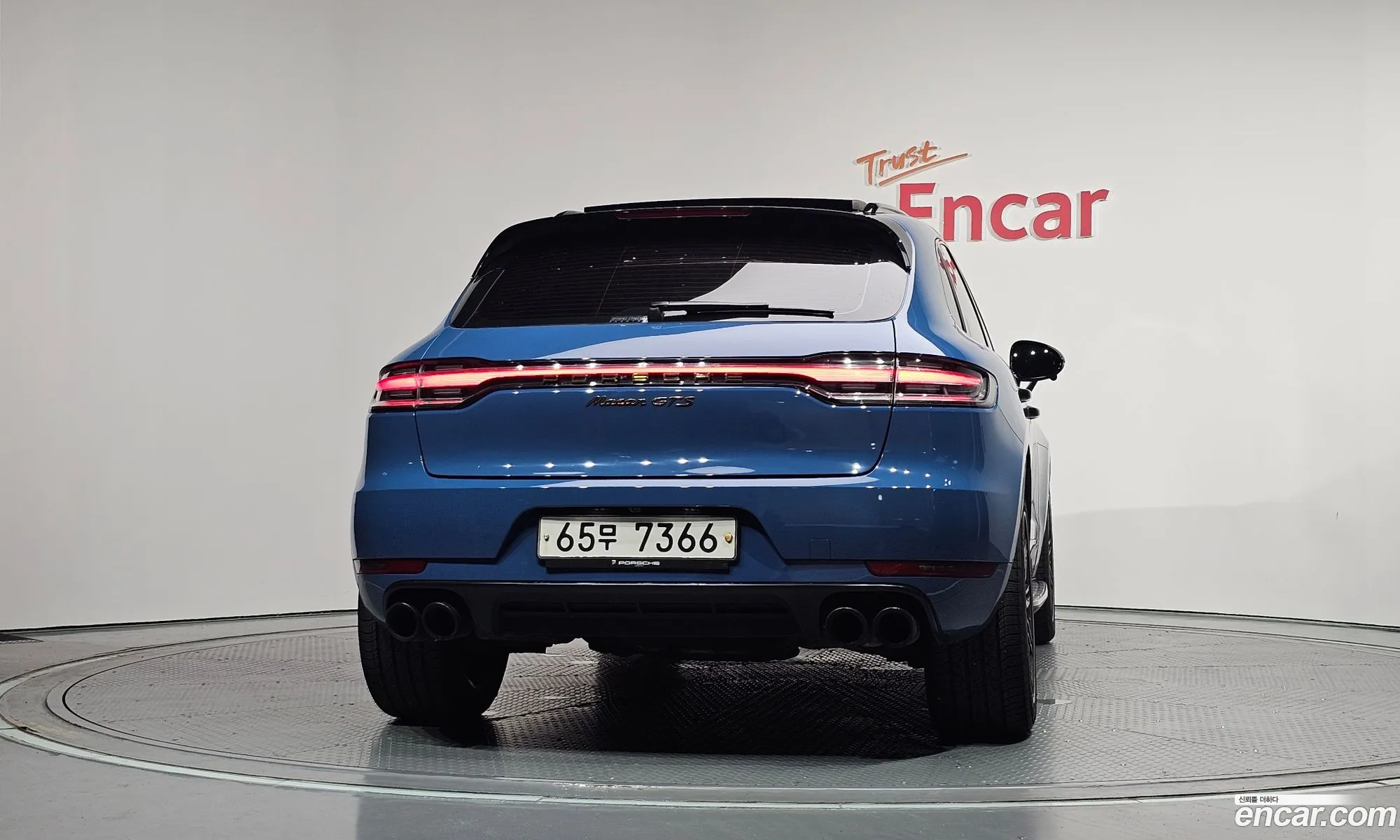 Porsche Macan 2017 WP1AG2955HLB81342 — 17